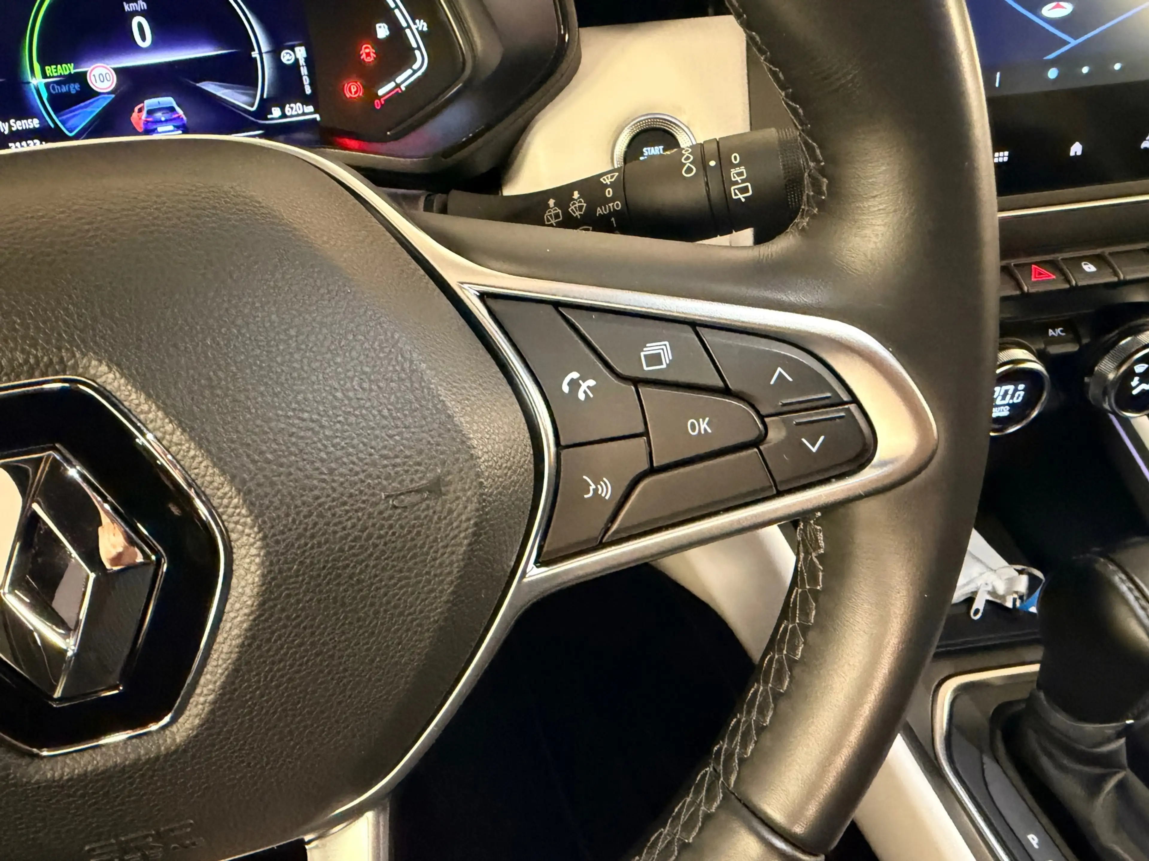 Renault Clio 1.6 E-Tech Hybrid 145 Techno Camera — photo 20