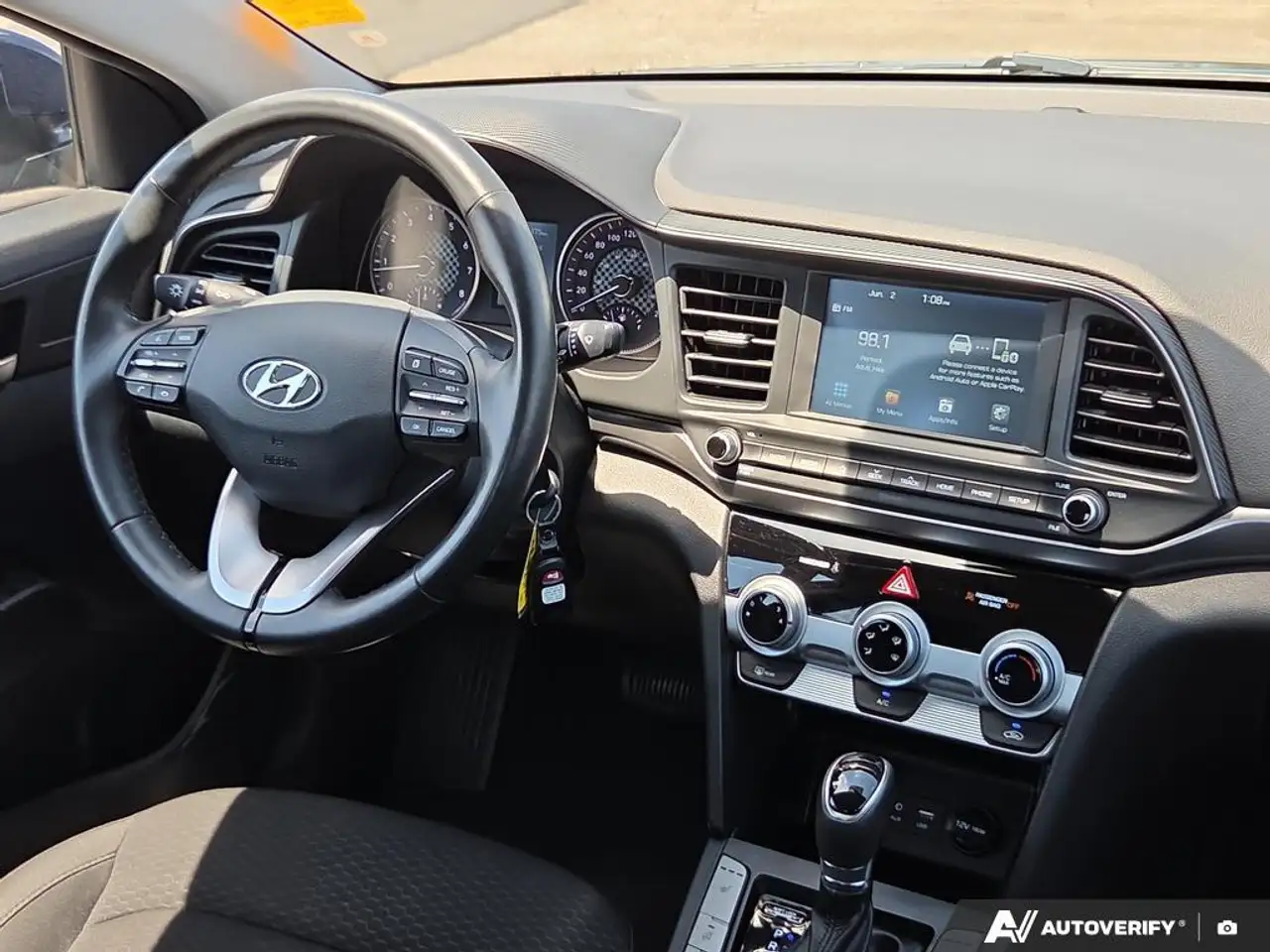 Hyundai ELANTRA снимка Hyundai ELANTRA
