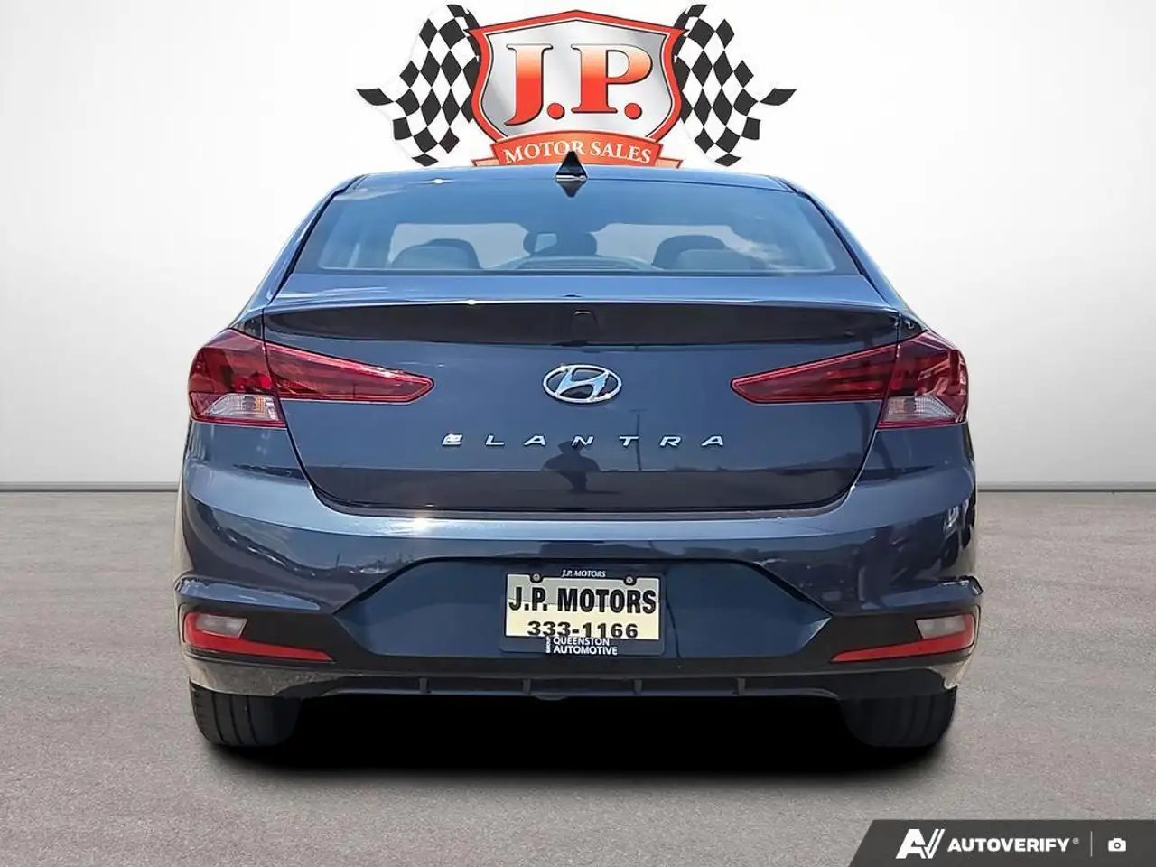 Hyundai ELANTRA снимка Hyundai ELANTRA