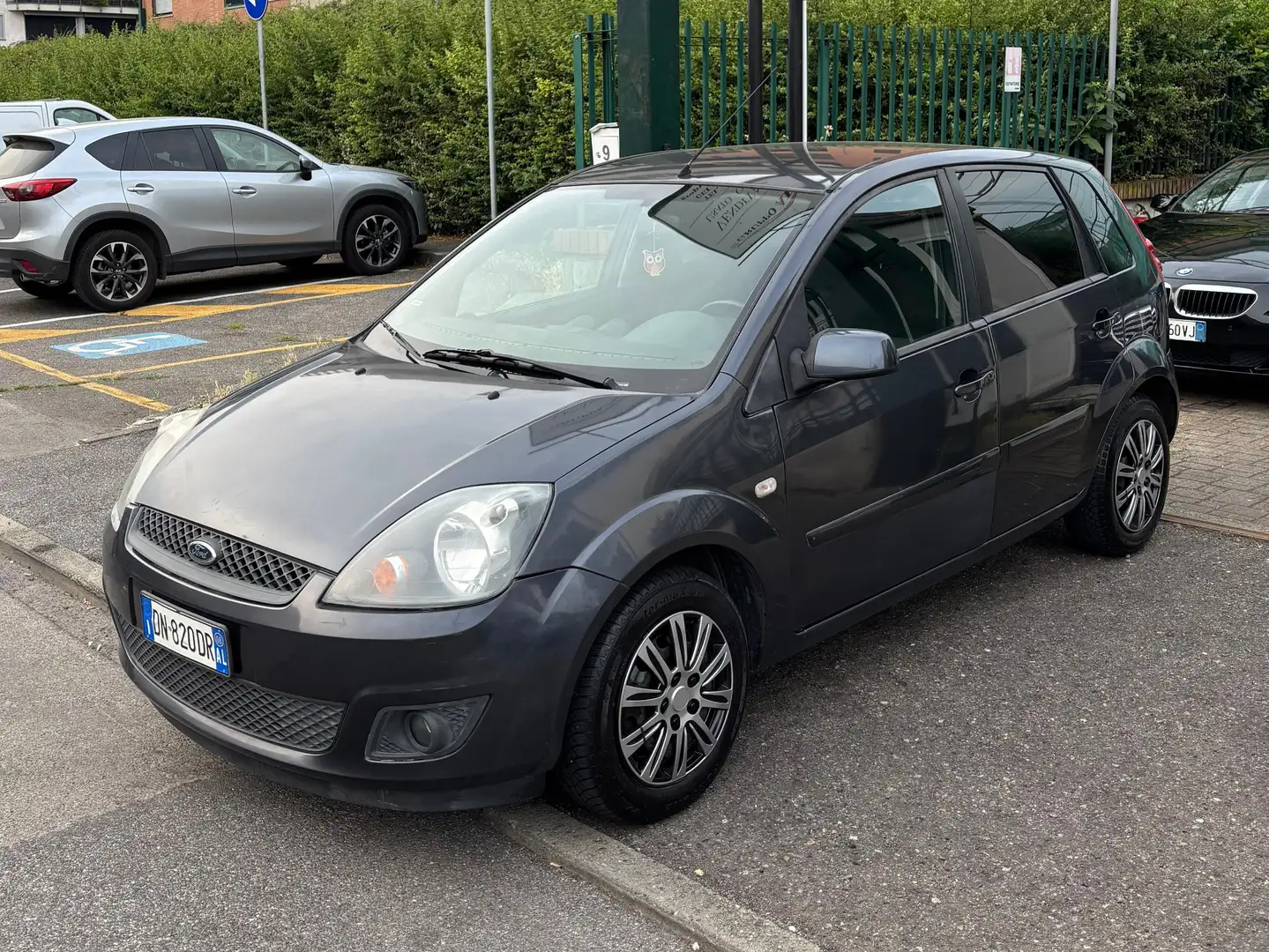 Ford Fiesta Fiesta 5p 1.2 Titanium Grigio - 1