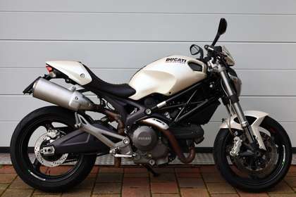 Ducati Monster 696 DUCATI M696 PLUS