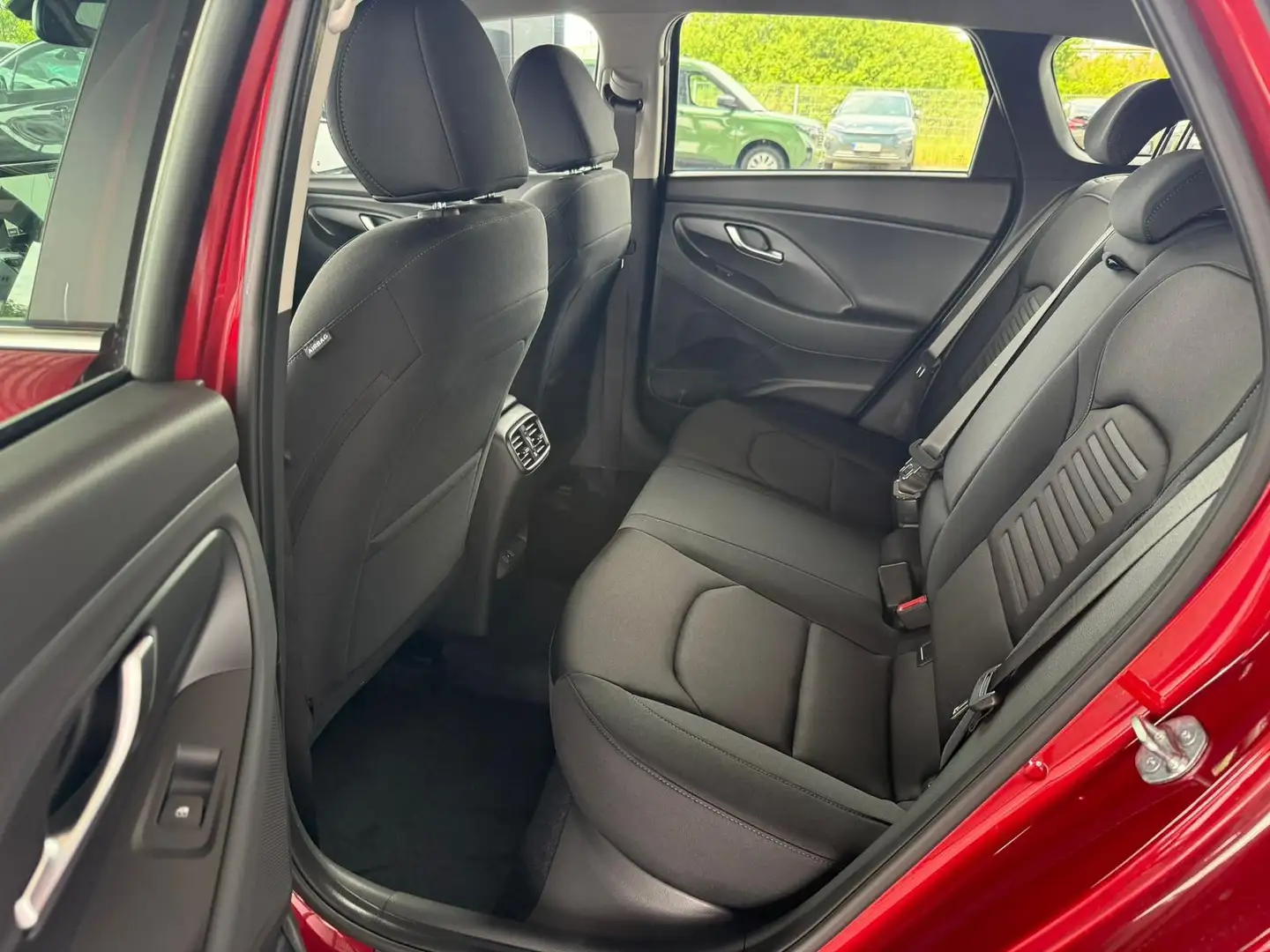 Hyundai i30 Kombi Style 1.5 T-GDI mHEV 6MT / Navi LED Sitz ... Weiß - 2