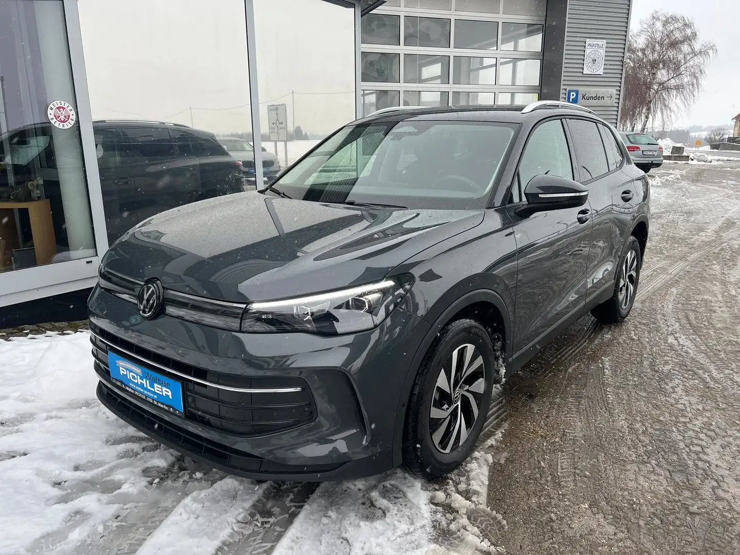 Volkswagen Tiguan Friends TDI DSG Grau - 1