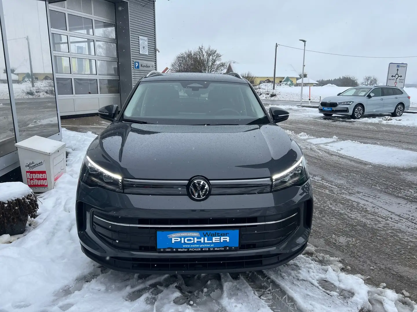 Volkswagen Tiguan Friends TDI DSG Grau - 2