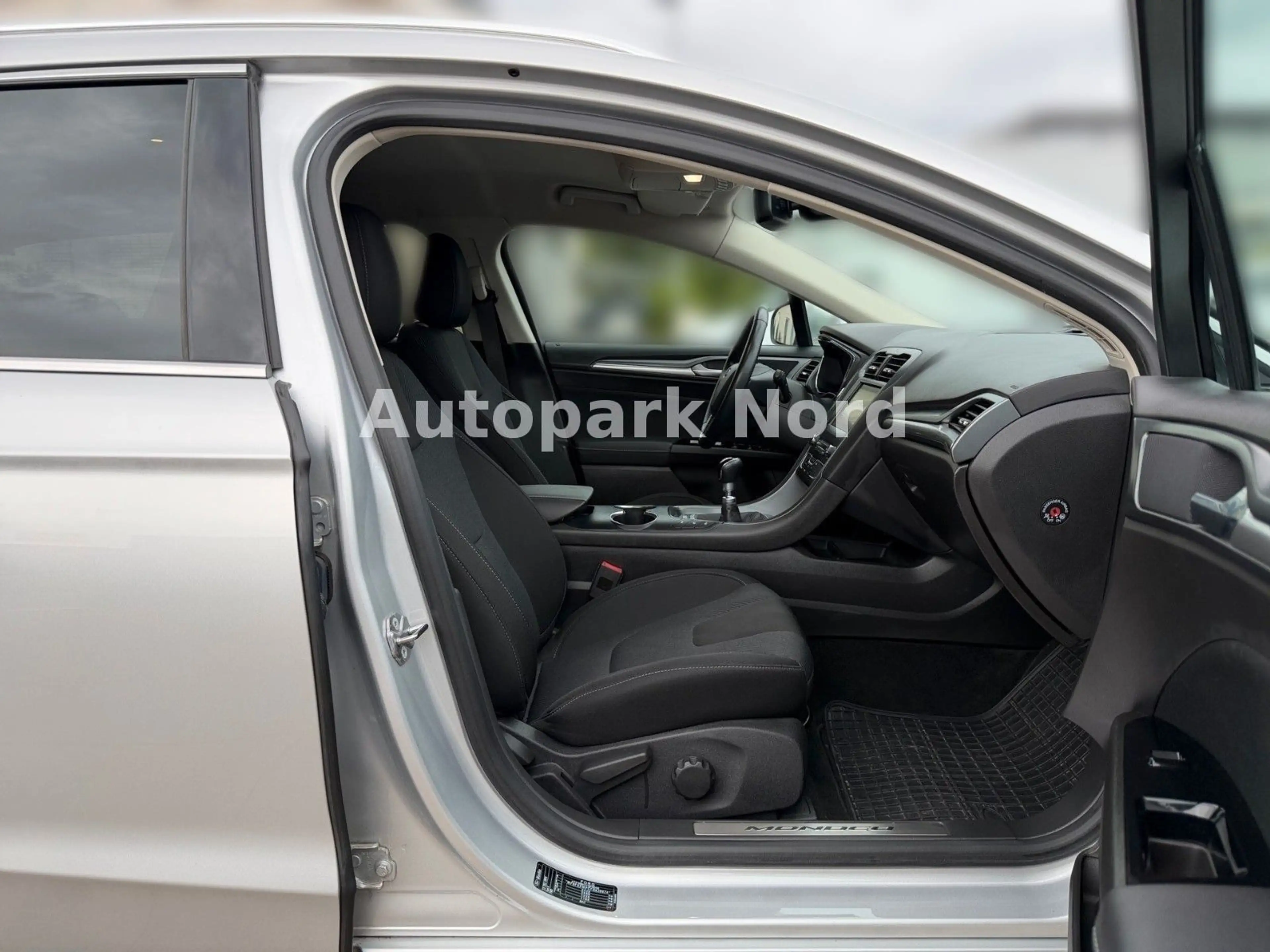 Ford Mondeo 2.0 TDCi Turnier Titanium/1.HAND/SHZ/TEMP — photo 11