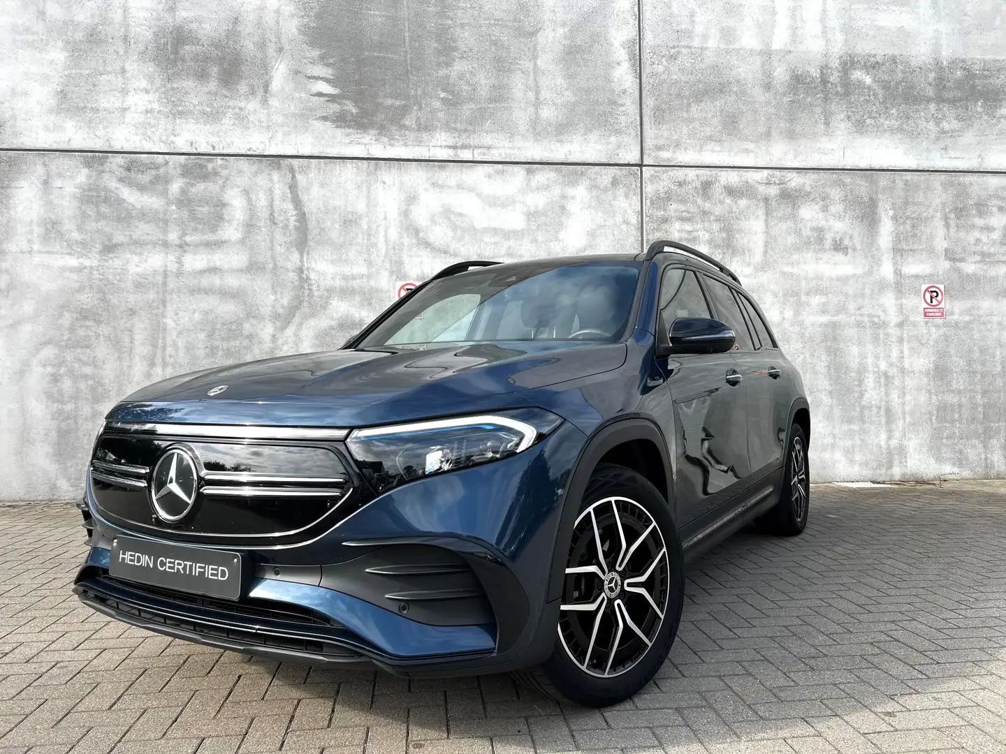Mercedes-Benz EQB 300 Bleu - 2