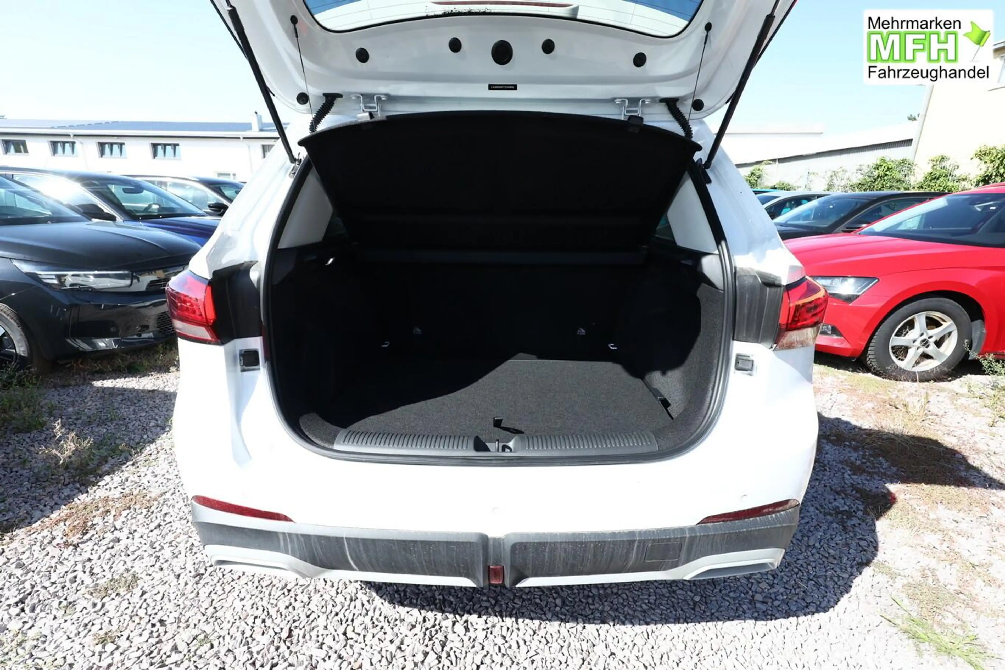 MG ZS Luxury Hybrid+ Pano ACC 360Kam Nav LED SHZ 75 k... — photo 10