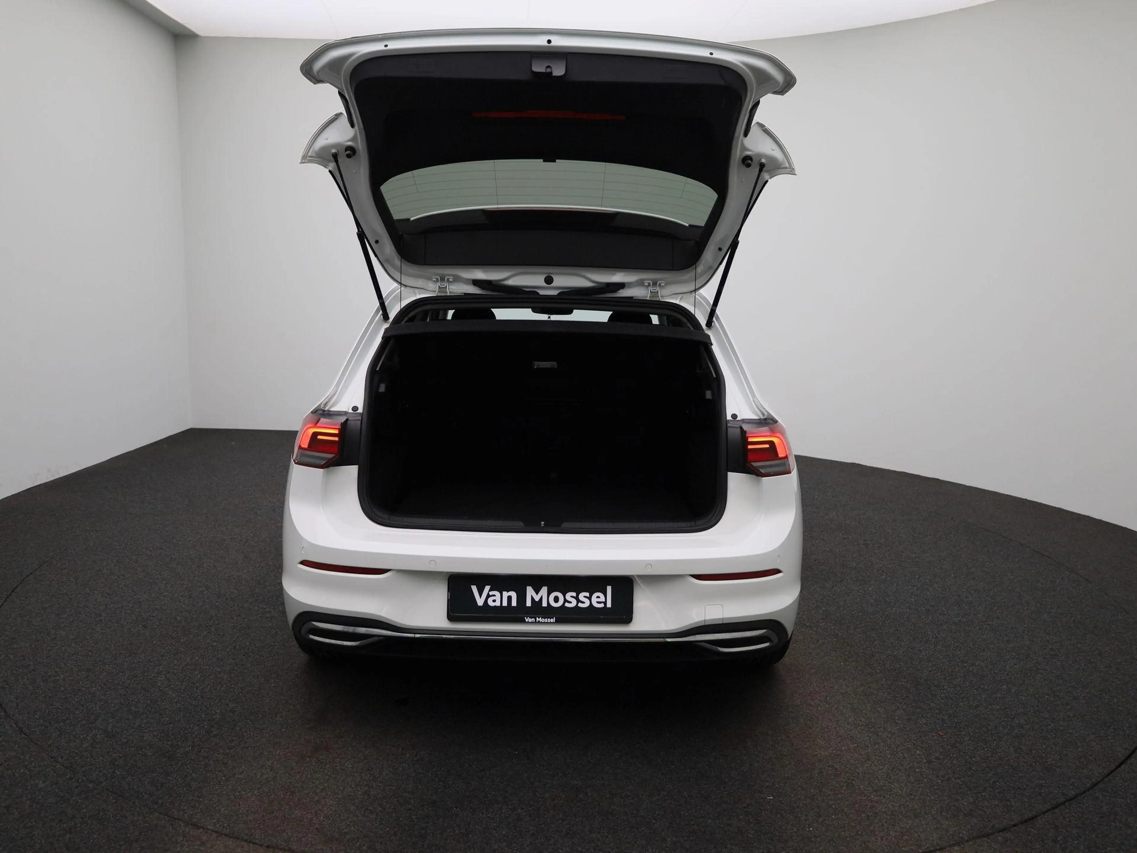 Volkswagen Golf 1.0 eTSI Life | Automaat | Panorama dak | Virtual — photo 11