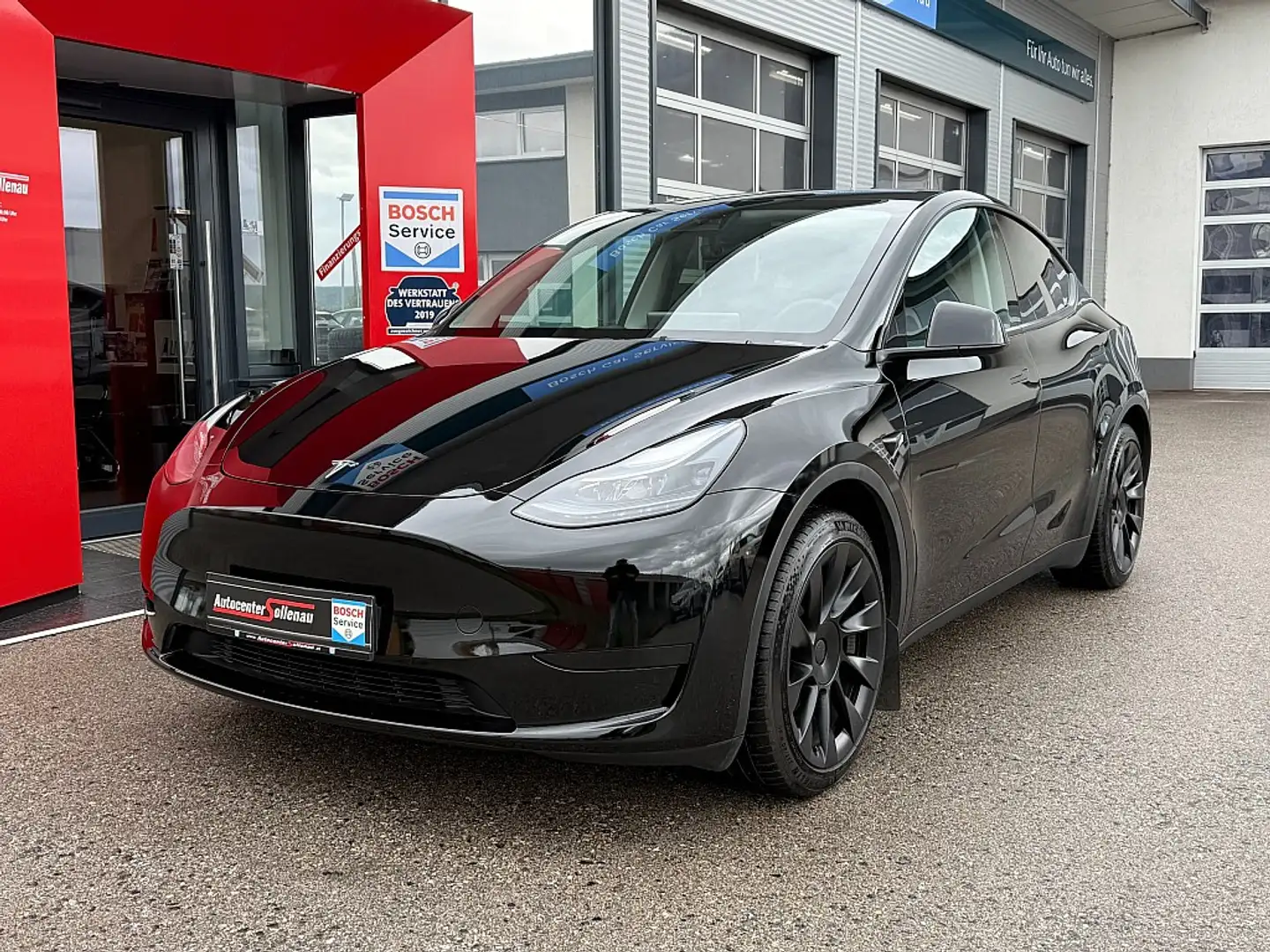 Tesla Model Y 75kWh RWD Schwarz - 1
