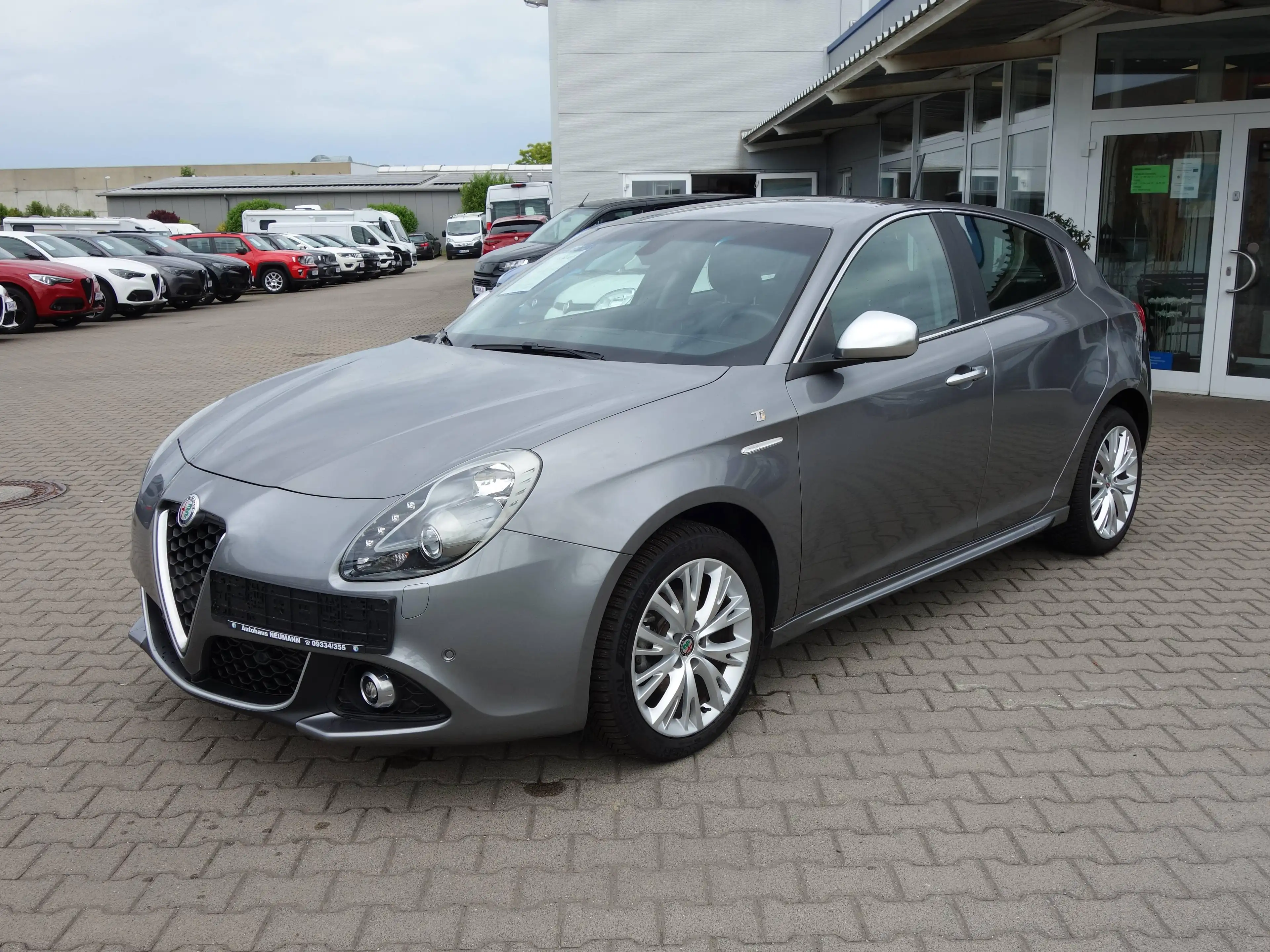 Alfa Romeo Giulietta Lusso *AUTOMATIK/LEDER/NAVI/DAB/SHZ*