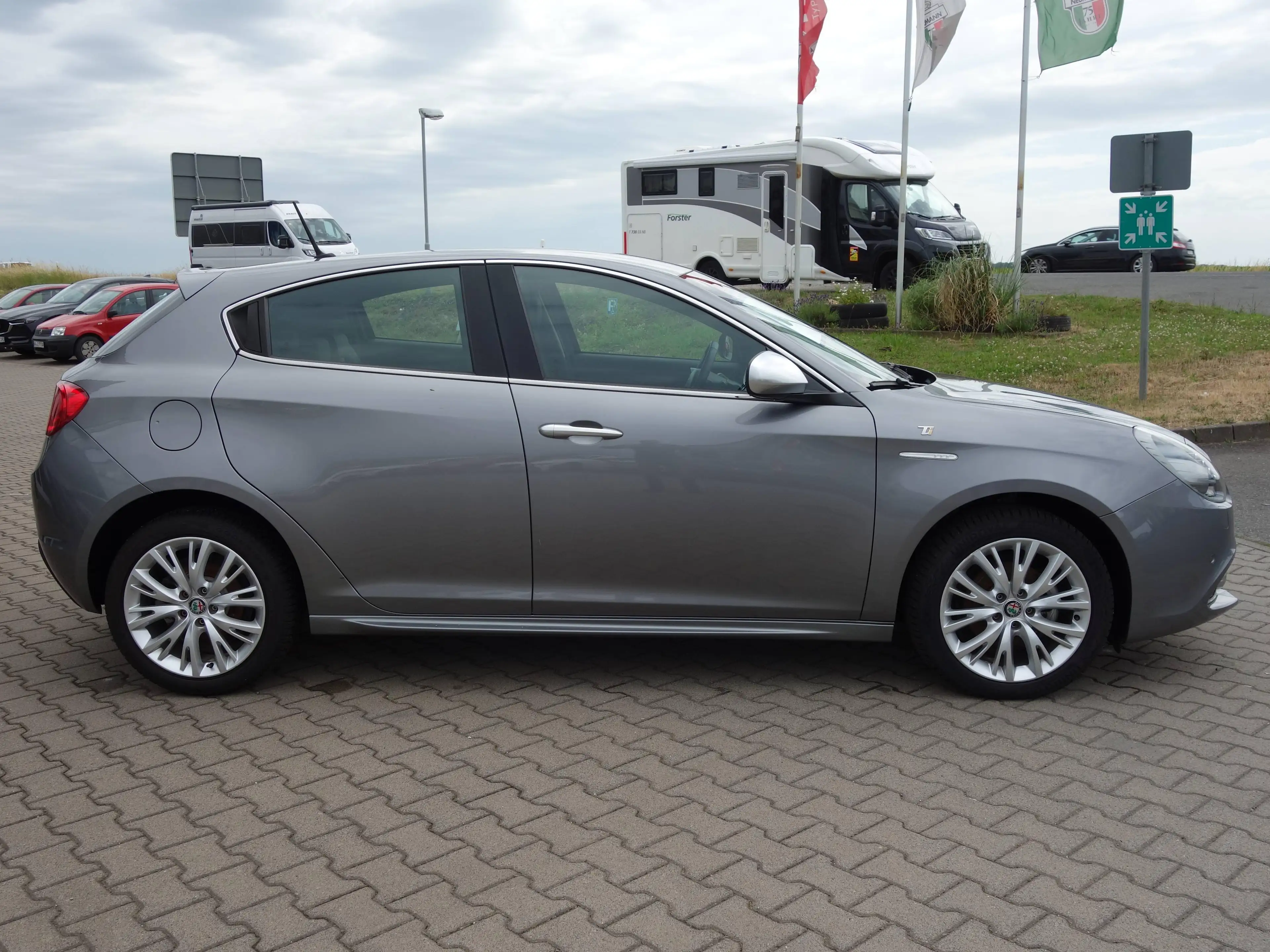 Alfa Romeo Giulietta Lusso *AUTOMATIK/LEDER/NAVI/DAB/SHZ* — photo 3