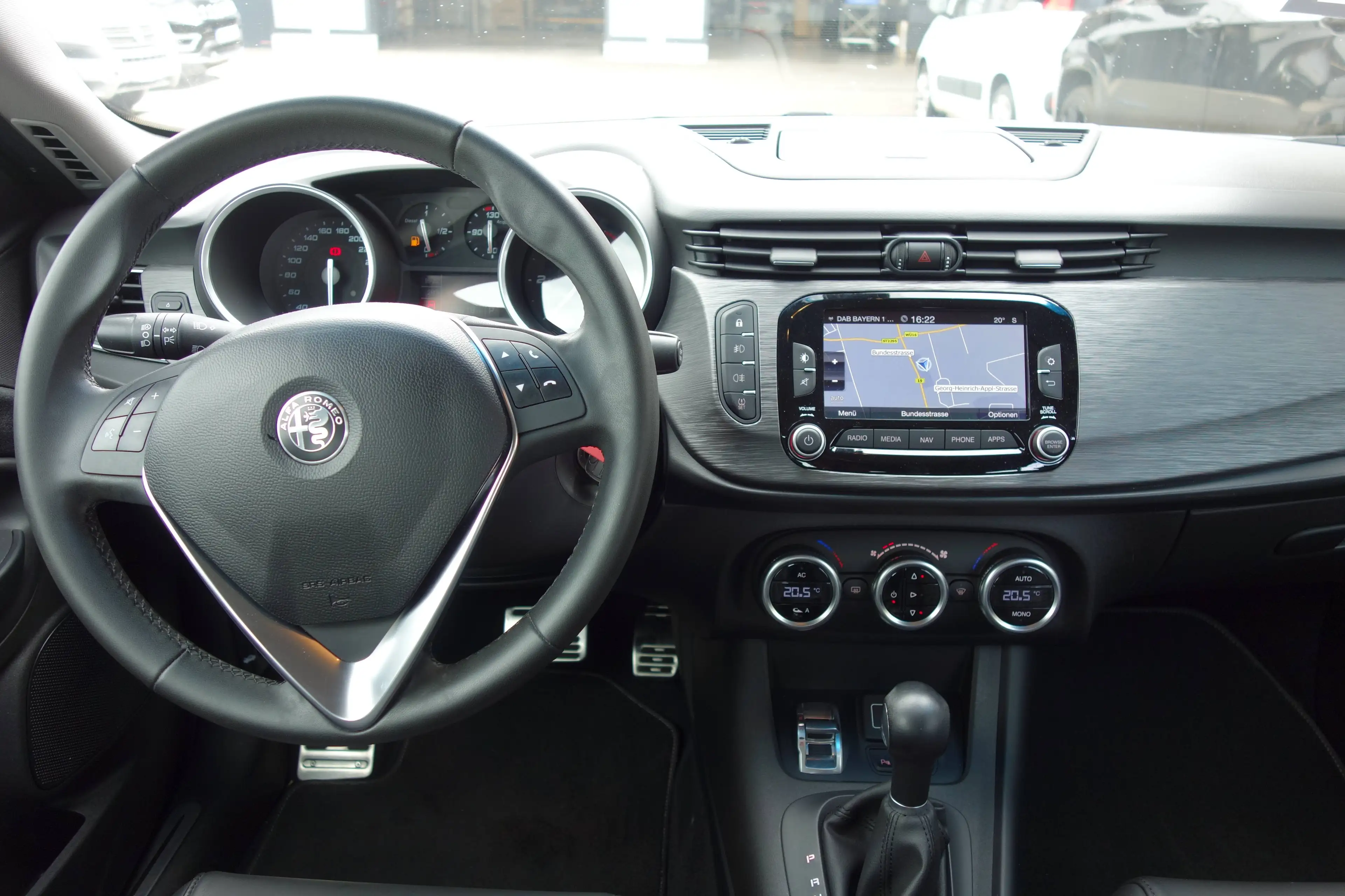 Alfa Romeo Giulietta Lusso *AUTOMATIK/LEDER/NAVI/DAB/SHZ* — photo 13