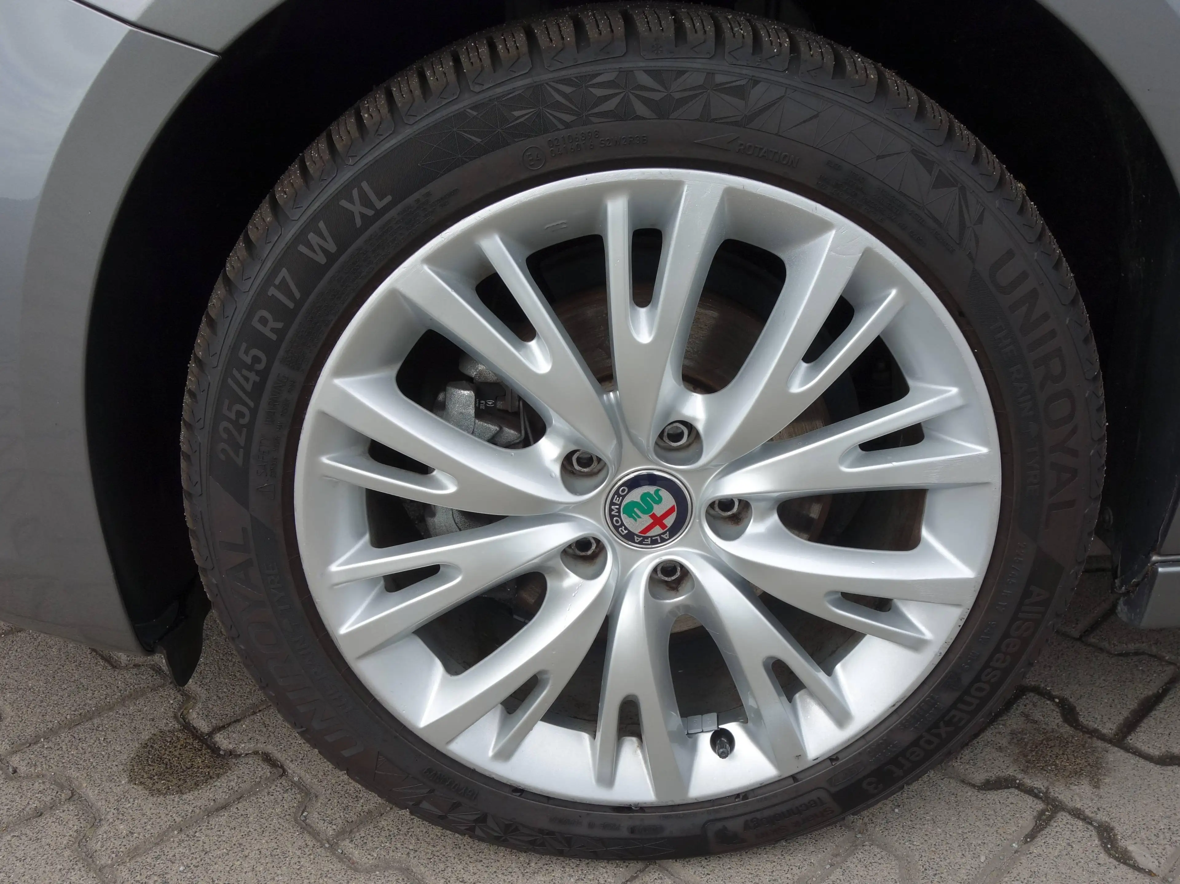 Alfa Romeo Giulietta Lusso *AUTOMATIK/LEDER/NAVI/DAB/SHZ* — photo 7