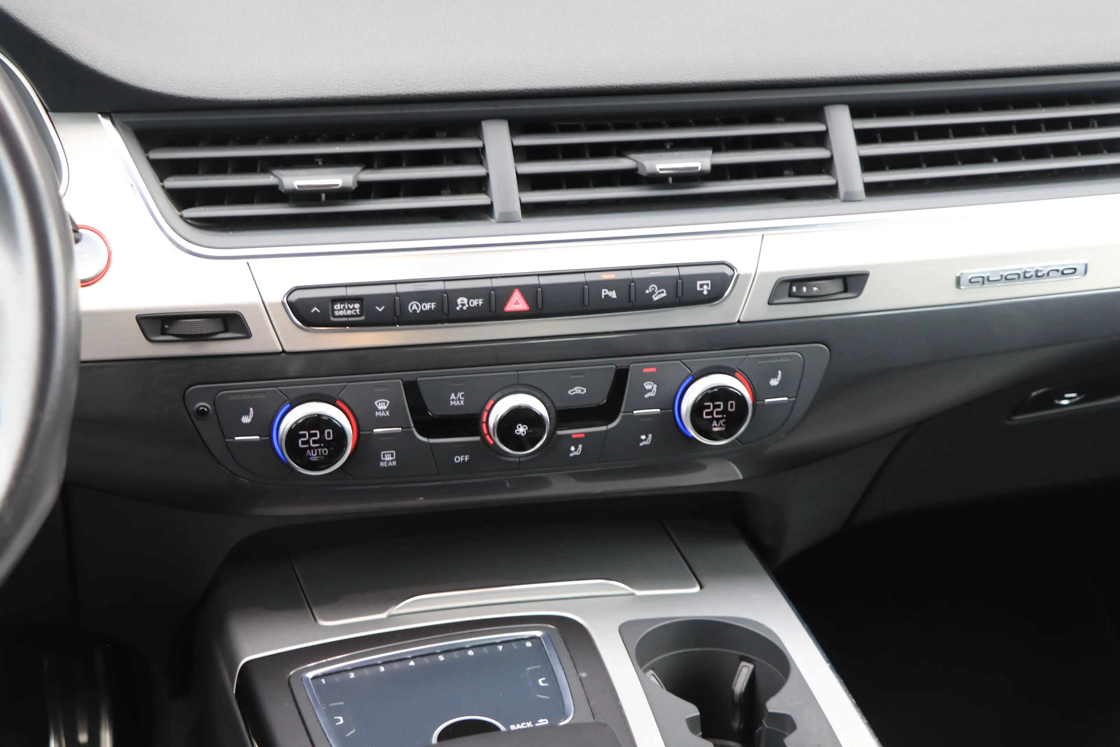Audi SQ7 SQ7 4.0 TDI quattro tiptronic — photo 5