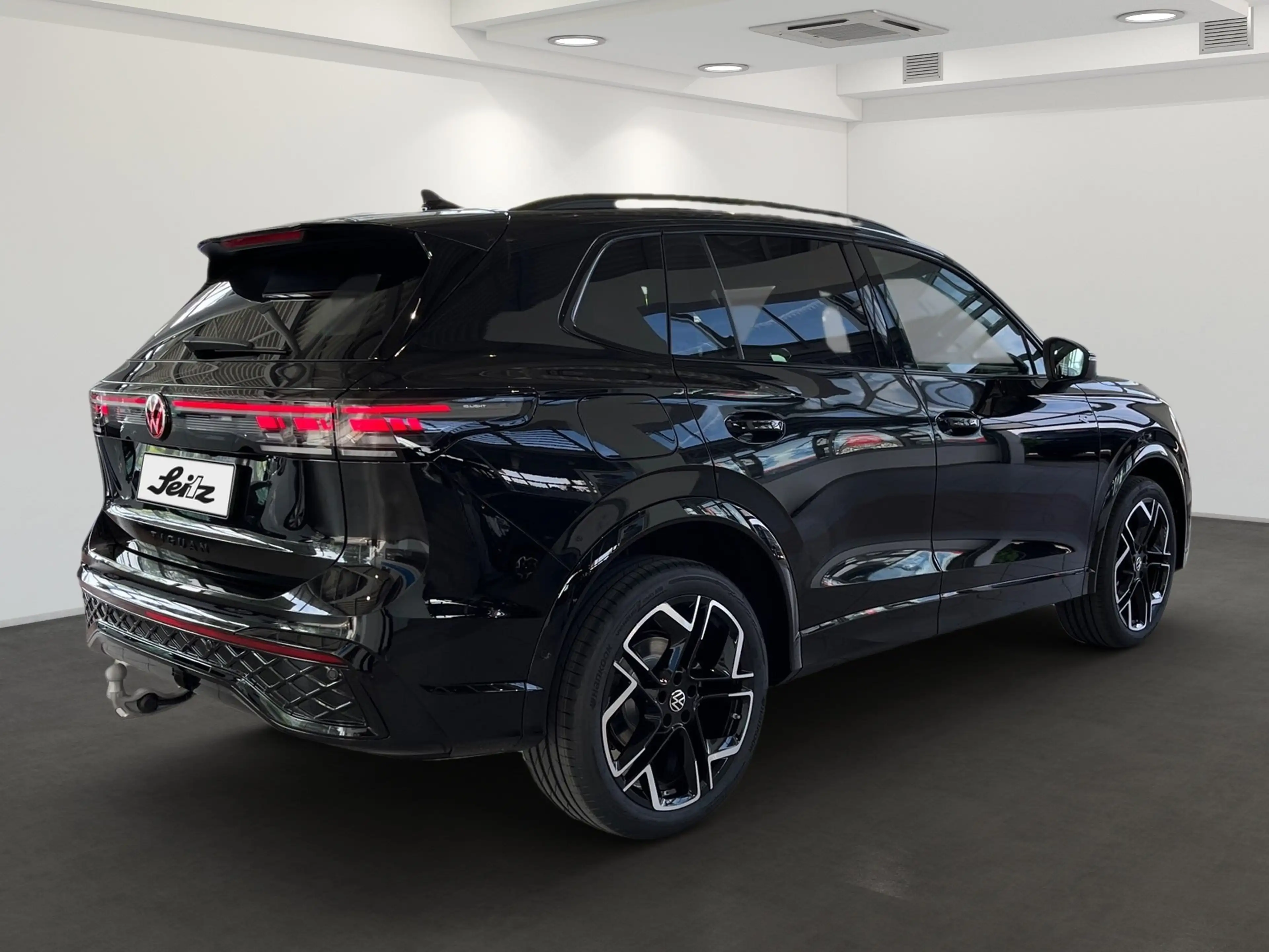 Volkswagen Tiguan 1.5 TSI eHybrid R-Line *PANO*AHK*NAVI* — photo 6