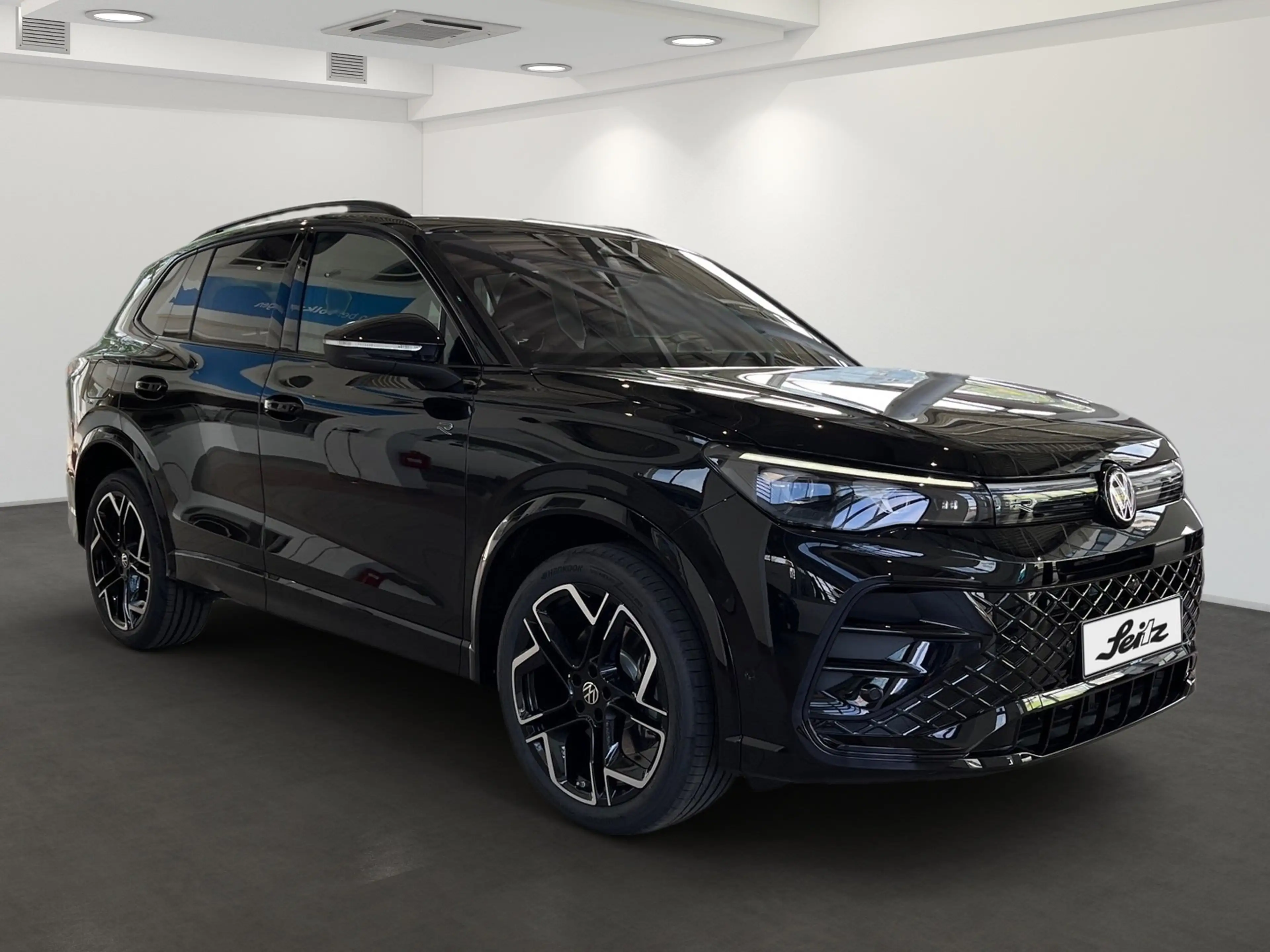 Volkswagen Tiguan 1.5 TSI eHybrid R-Line *PANO*AHK*NAVI* — photo 3