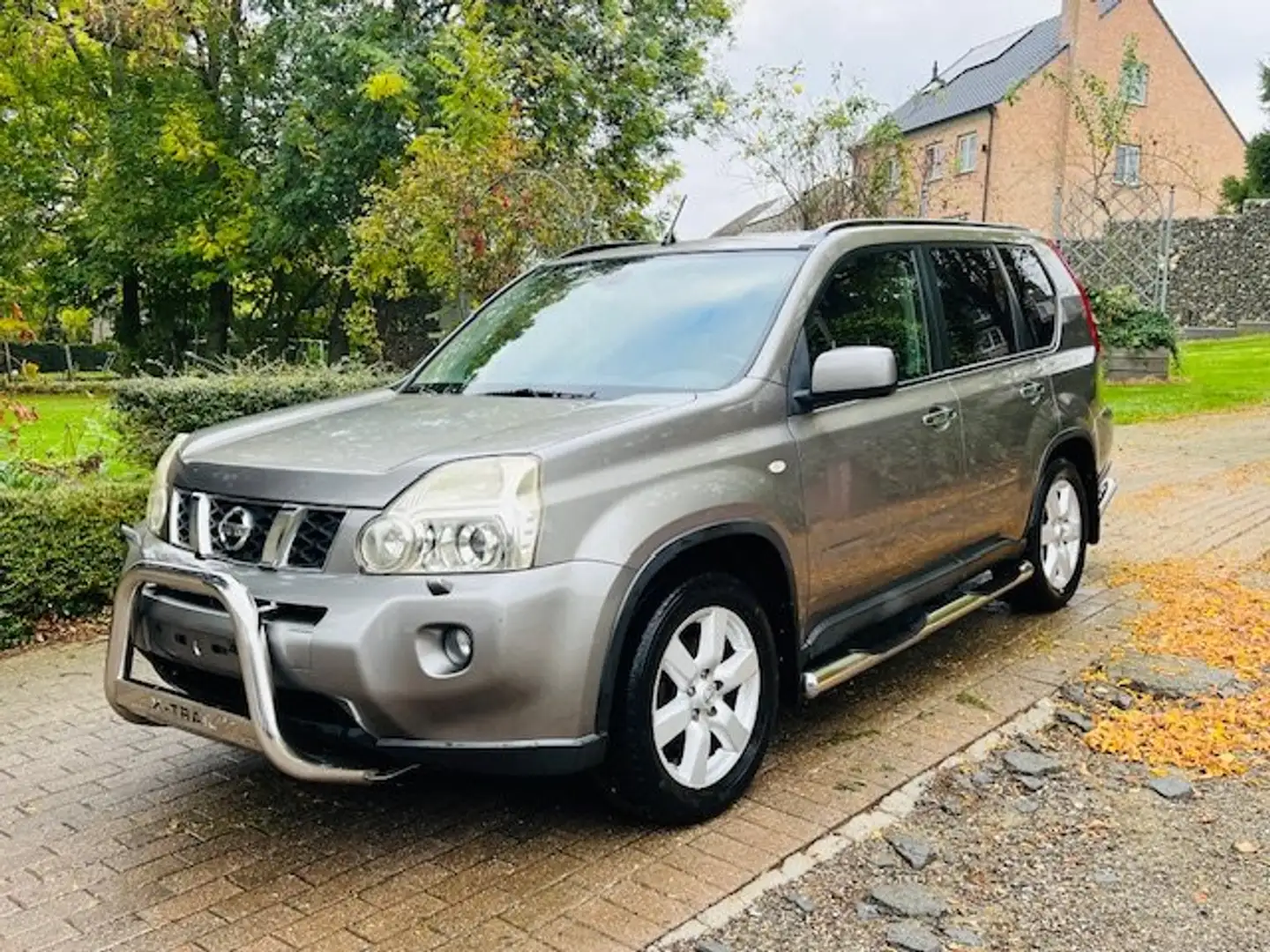 Nissan X-Trail X-Trail 2.0 dci 4x4 DPF LE Gris - 1