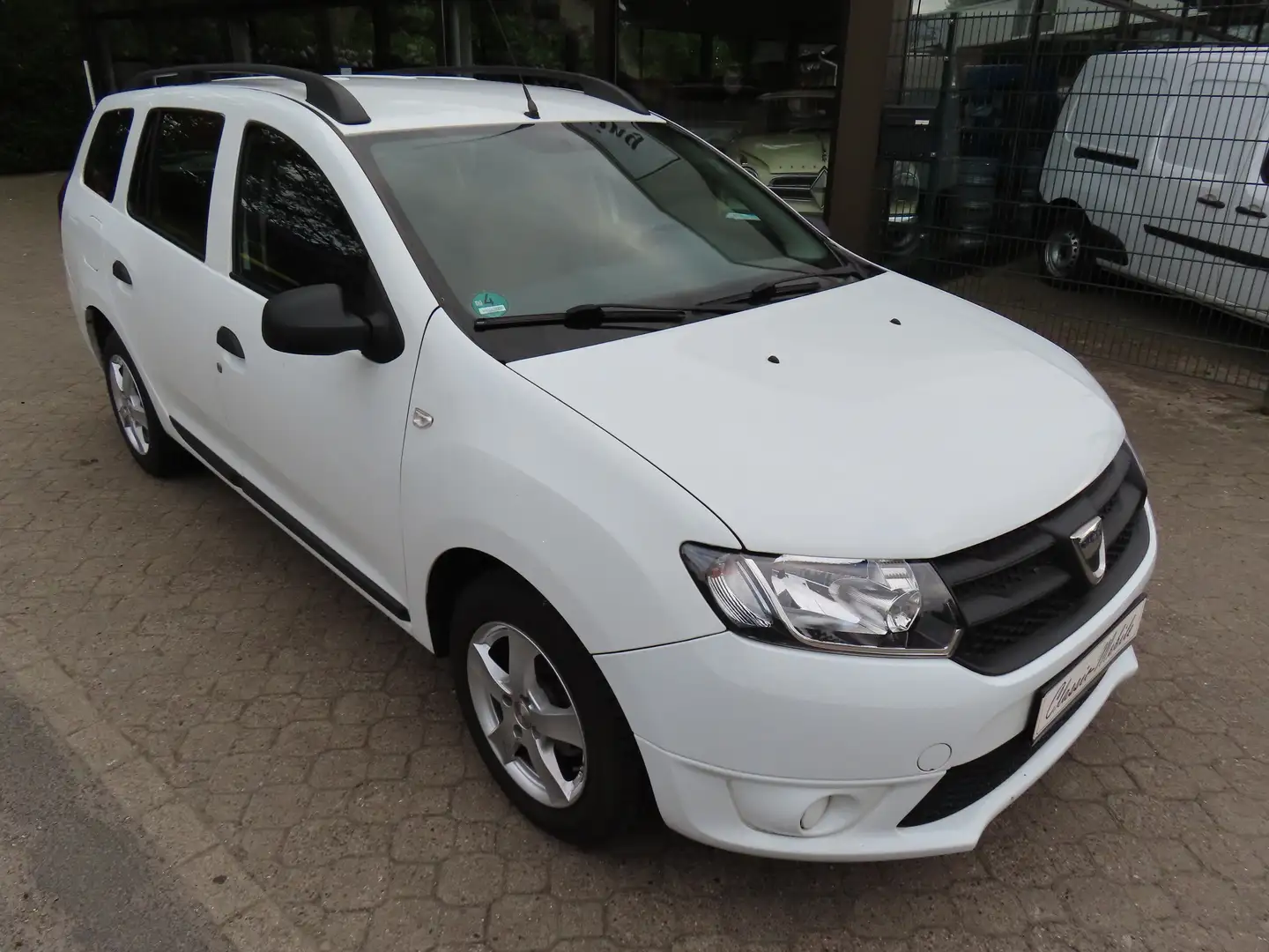 Dacia Logan MCV 1.2 16V Essentiel *1.Hand*HU a.W. neu*Servo* Weiß - 1