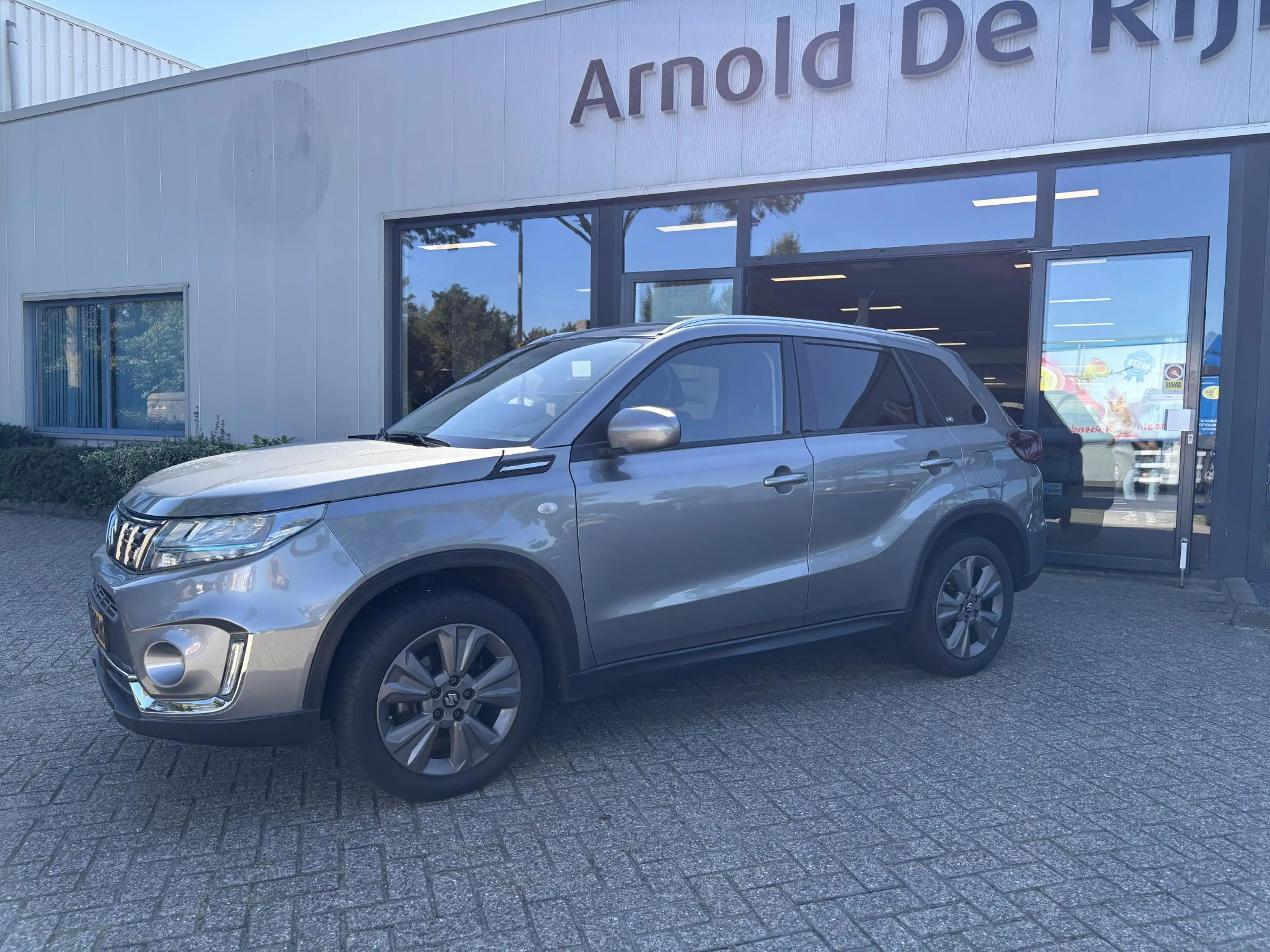 Suzuki Vitara 1.4 Boosterjet Select Smart Hybrid — photo 2