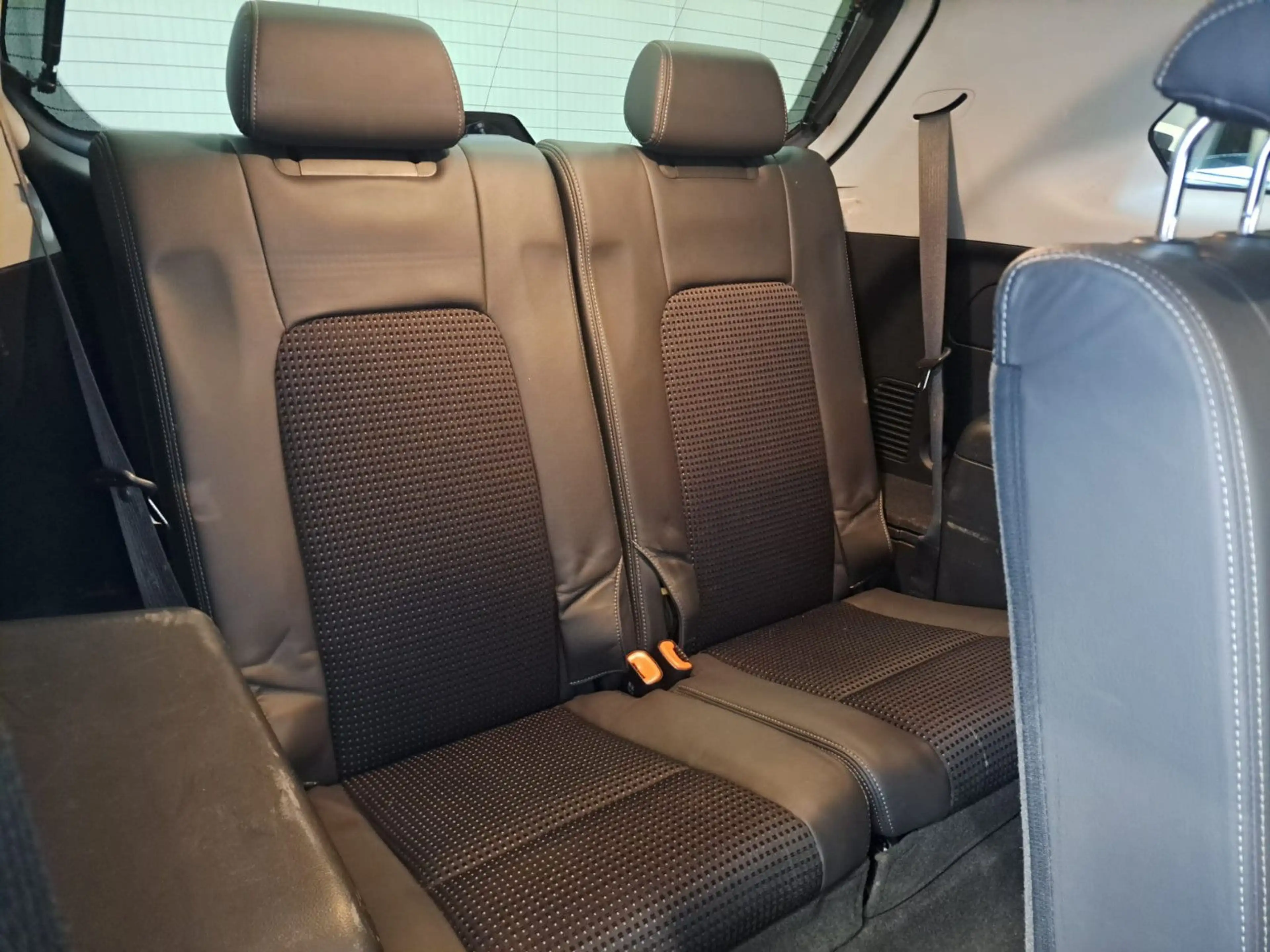 Chevrolet Captiva 2.4 LT 2WD / 7SITZER / AHK / T-LEDER — photo 13