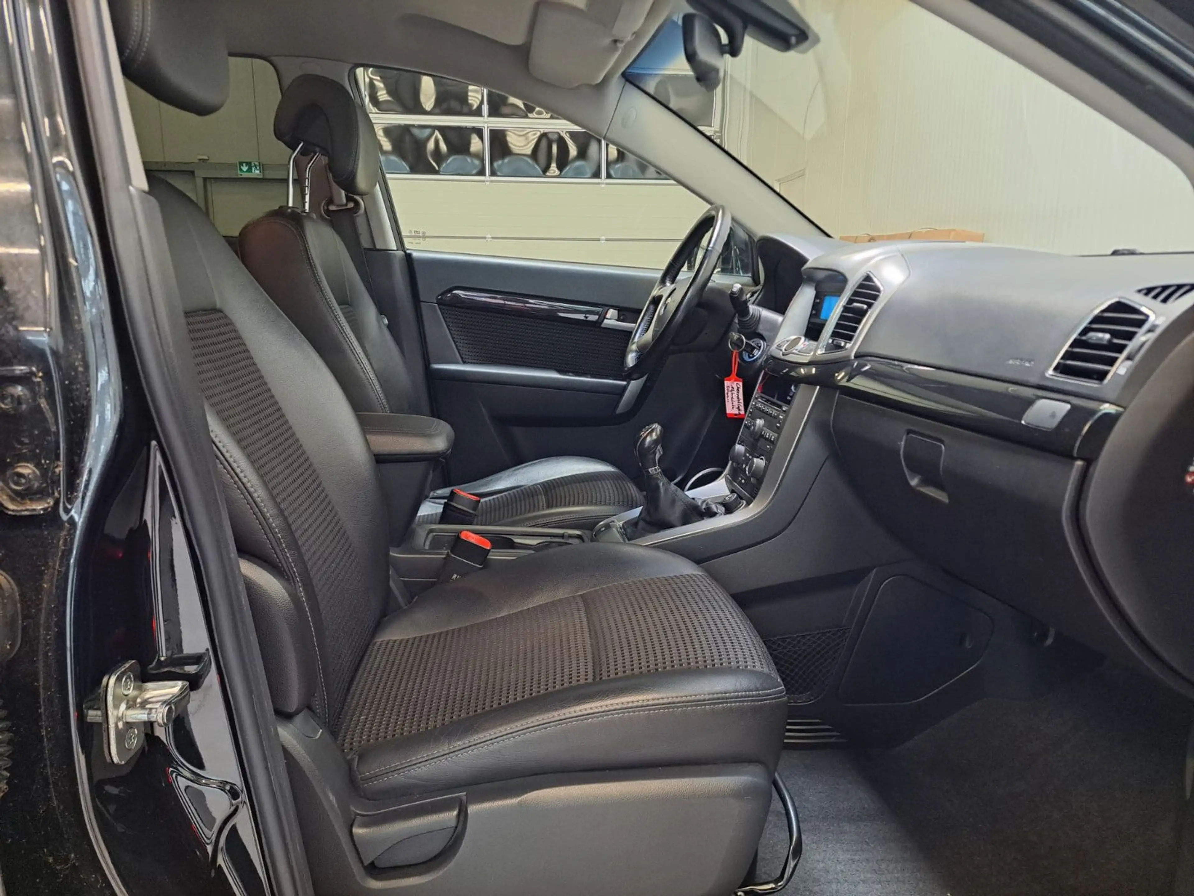 Chevrolet Captiva 2.4 LT 2WD / 7SITZER / AHK / T-LEDER — photo 15