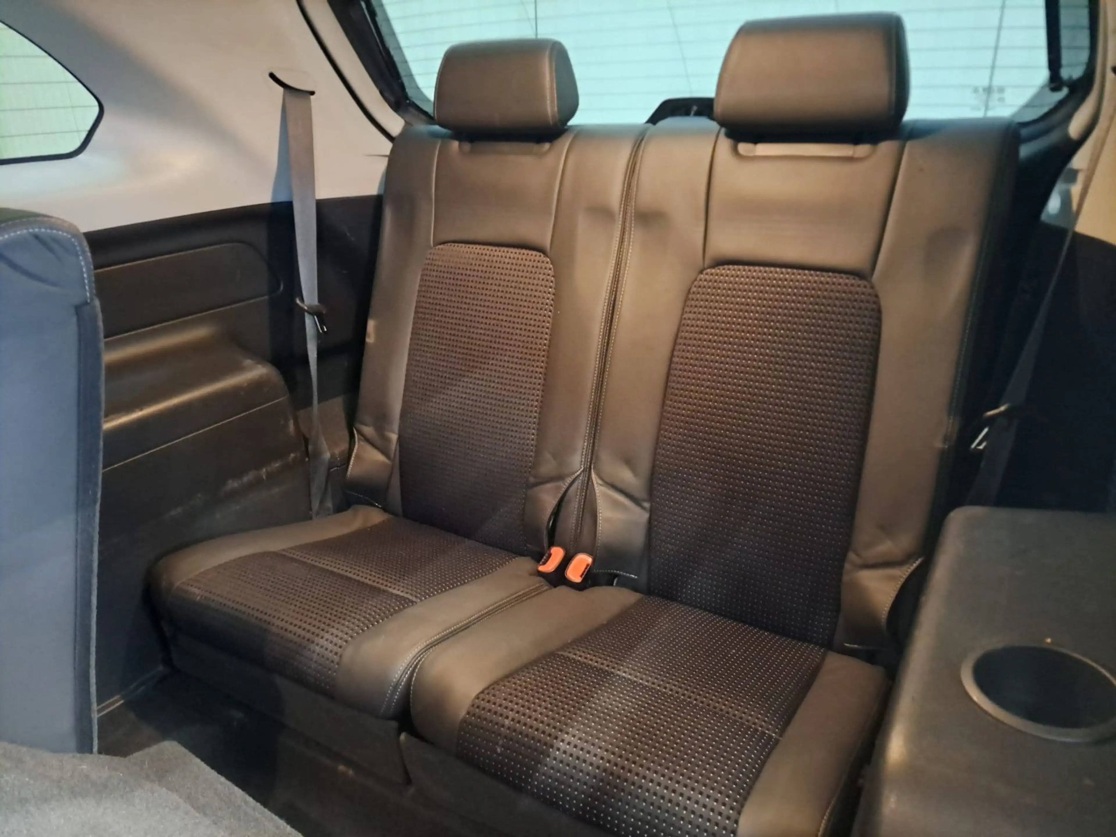 Chevrolet Captiva 2.4 LT 2WD / 7SITZER / AHK / T-LEDER — photo 12