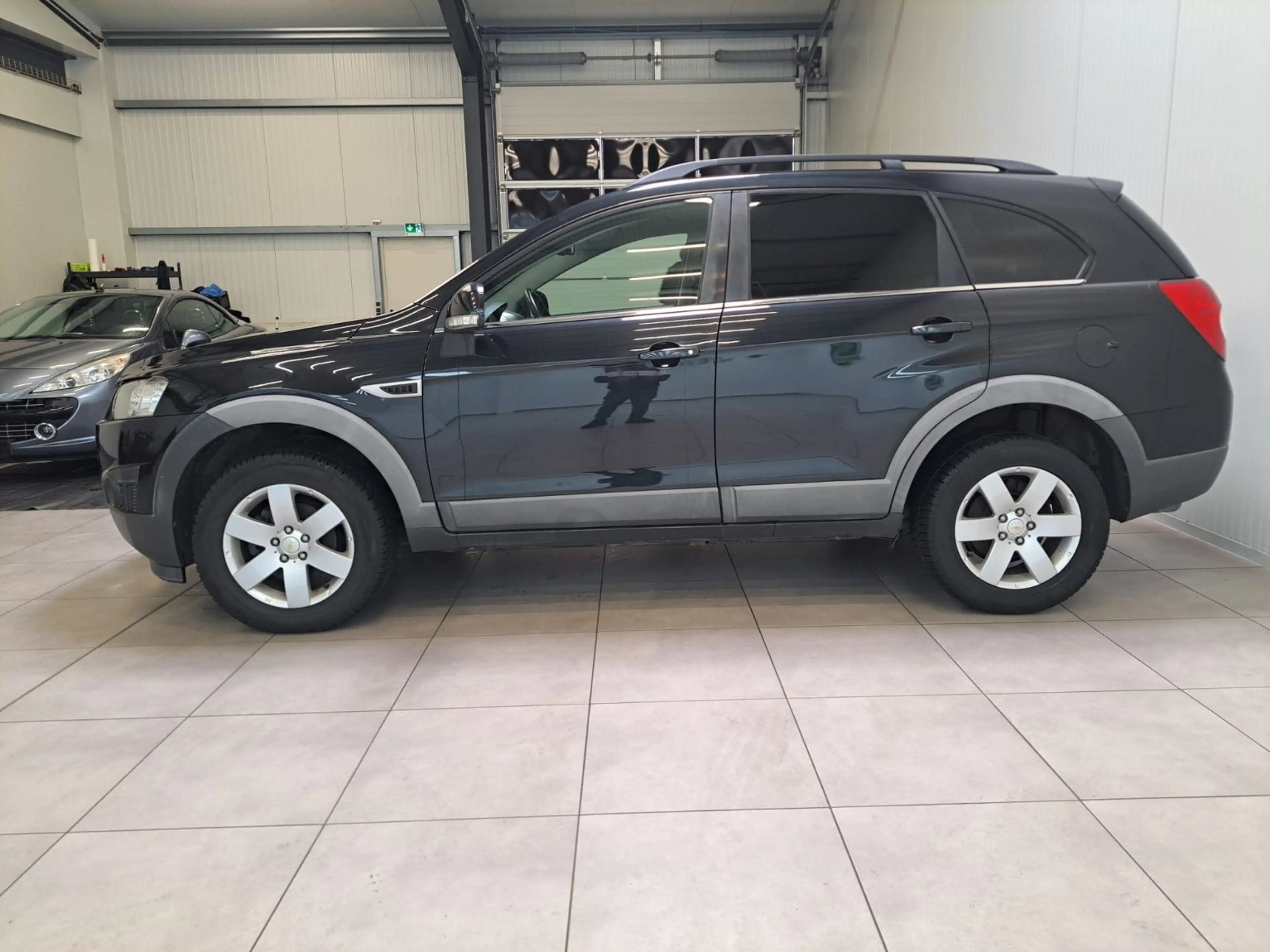 Chevrolet Captiva 2.4 LT 2WD / 7SITZER / AHK / T-LEDER — photo 8