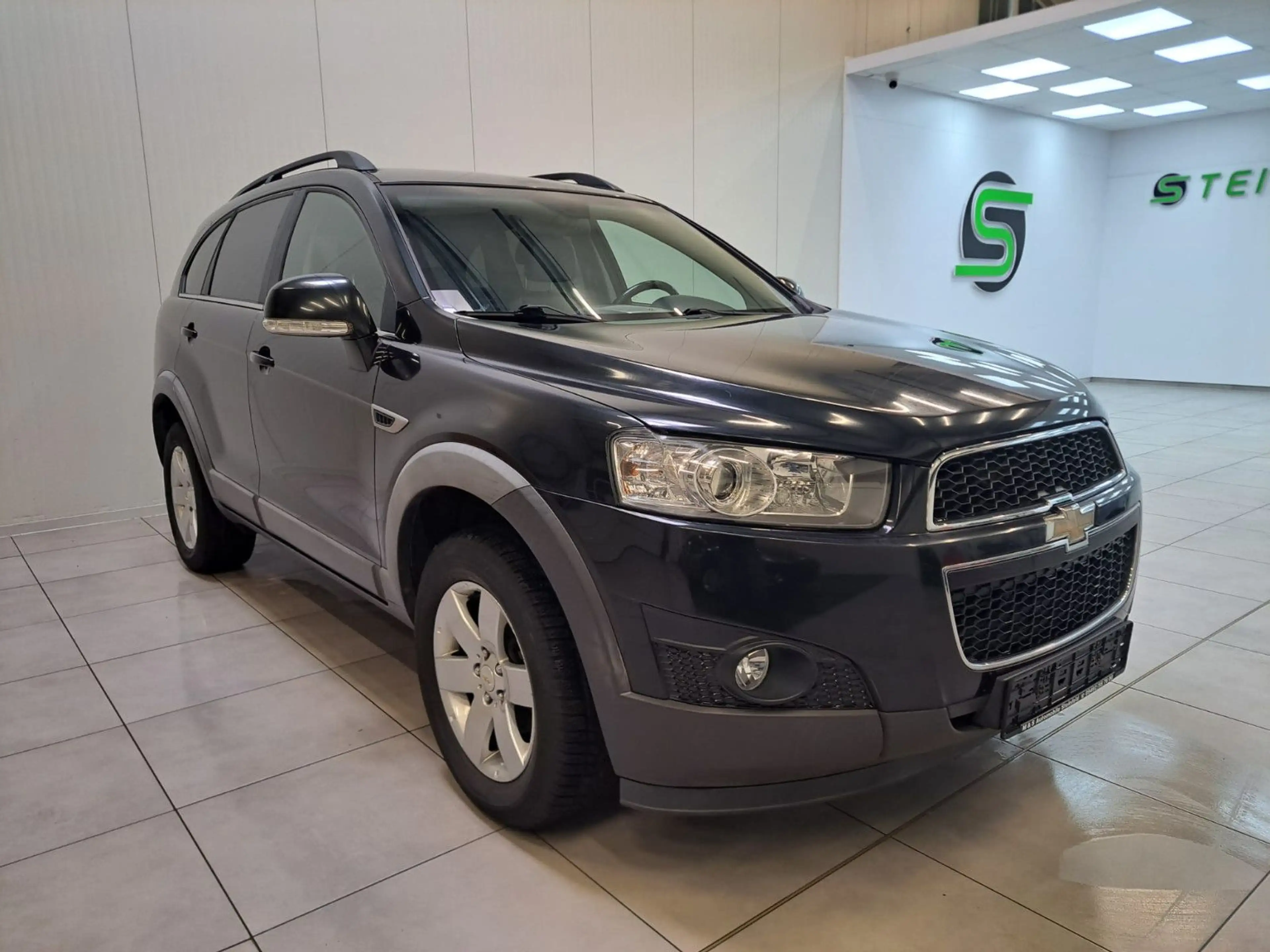 Chevrolet Captiva 2.4 LT 2WD / 7SITZER / AHK / T-LEDER — photo 3