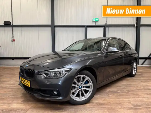 BMW 330e Centennial High Executive / LEDER / CRUISE /