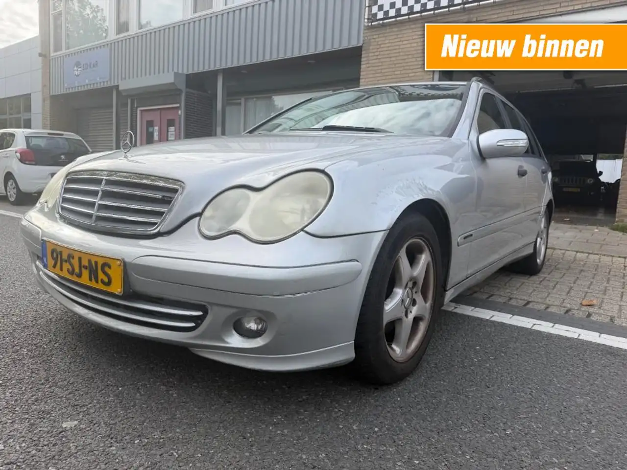 Mercedes-Benz C 180