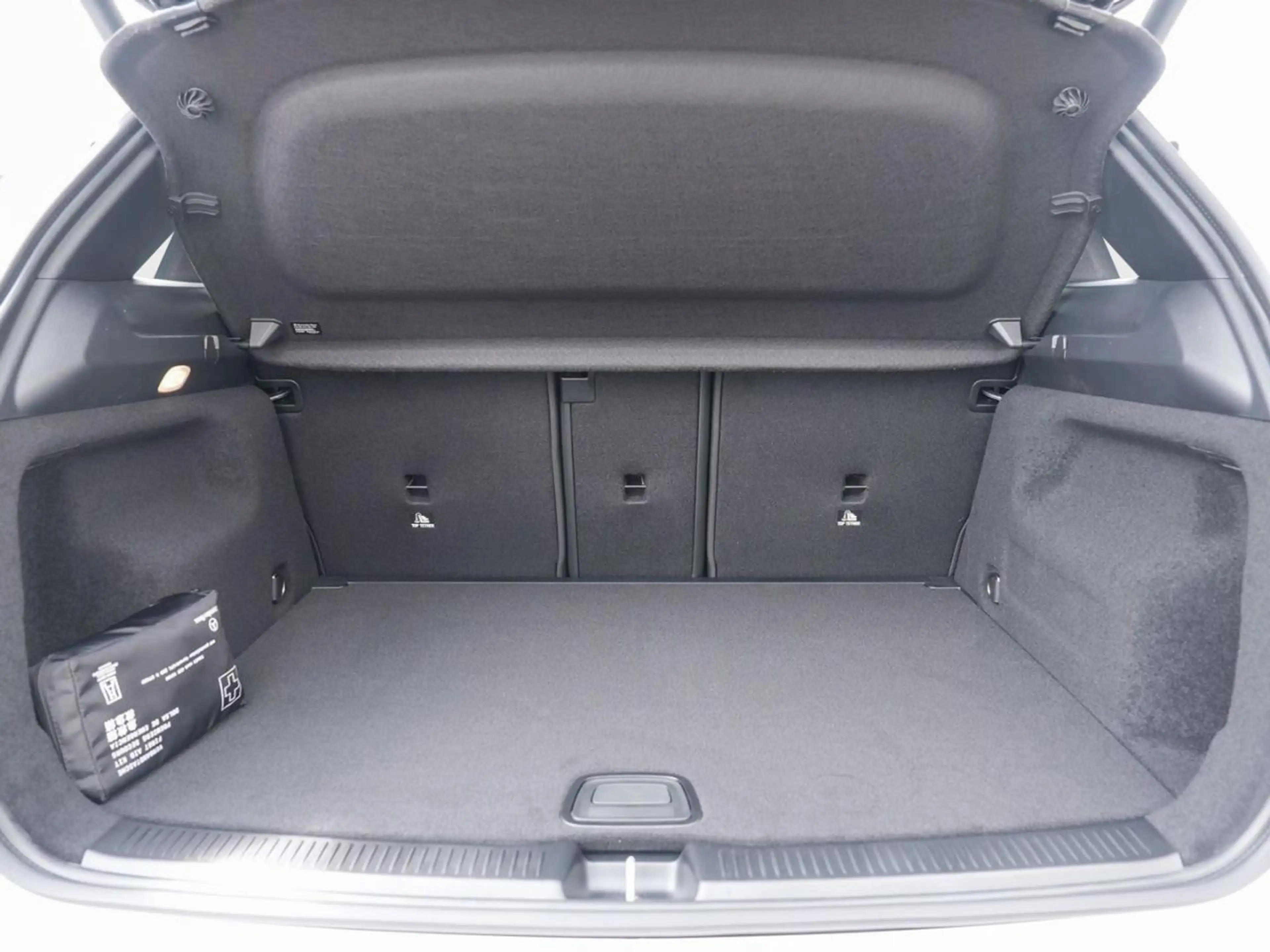 Mercedes-Benz B 180 AMG Night MBUXNavi-Prem. Easy-P 360° AHK — photo 6