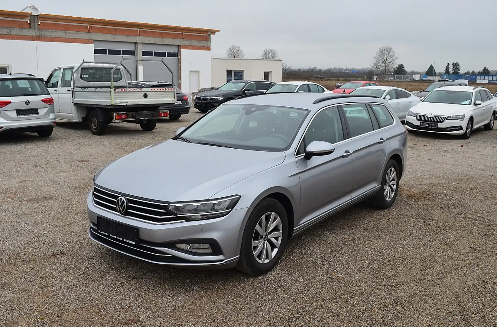 Volkswagen Passat Variant 2,0 SCR TDI Business Grau - 1