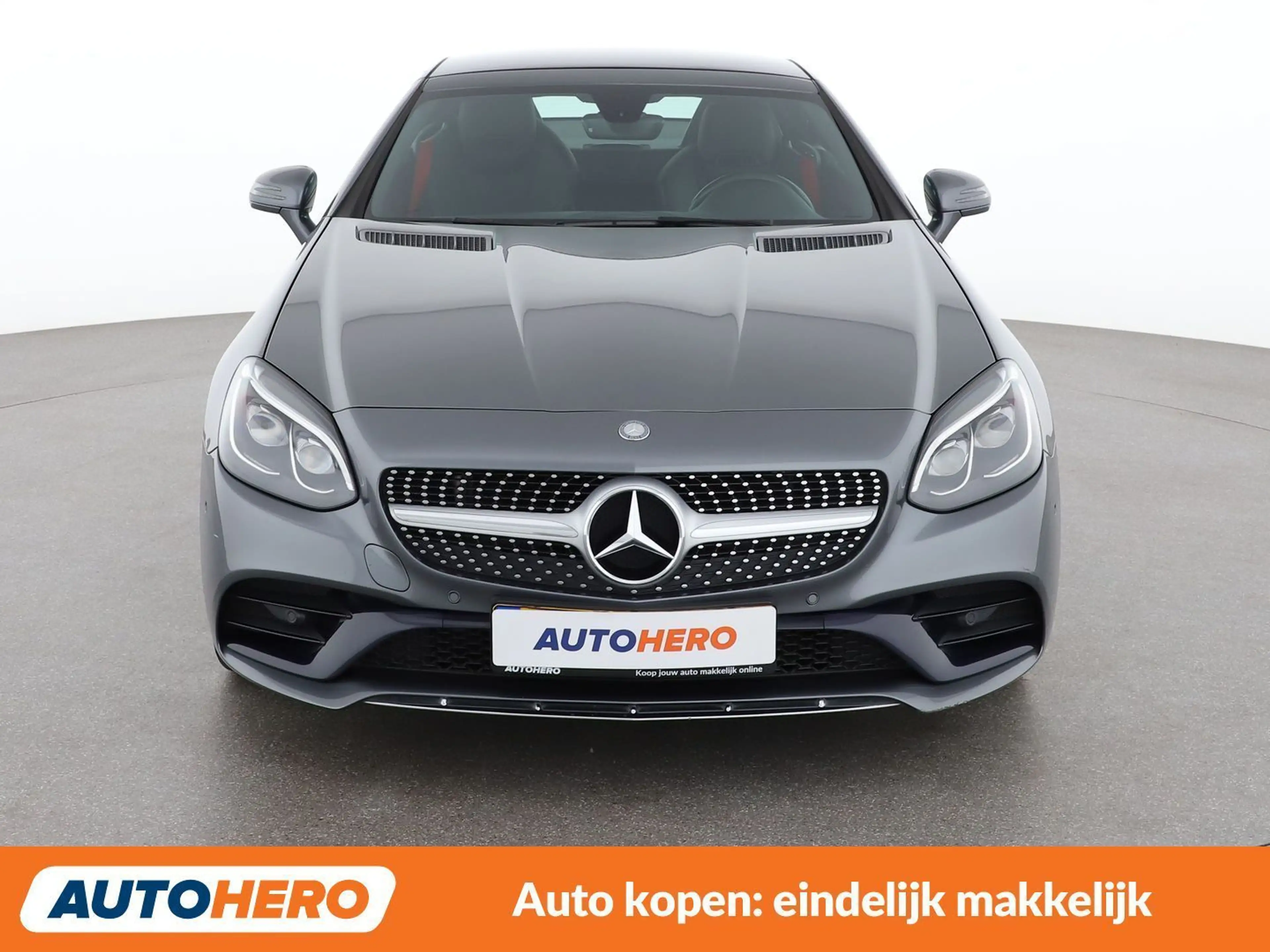 Mercedes-Benz SLC 180 SLC 180 AMG Line — photo 9