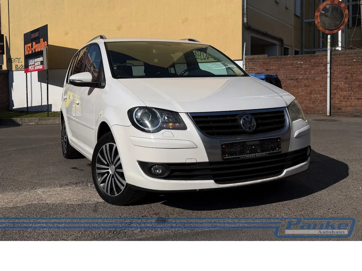 Volkswagen Touran Freestyle 1.4 DSG*SHZ*AHK*PDC*AUX* Weiß - 1