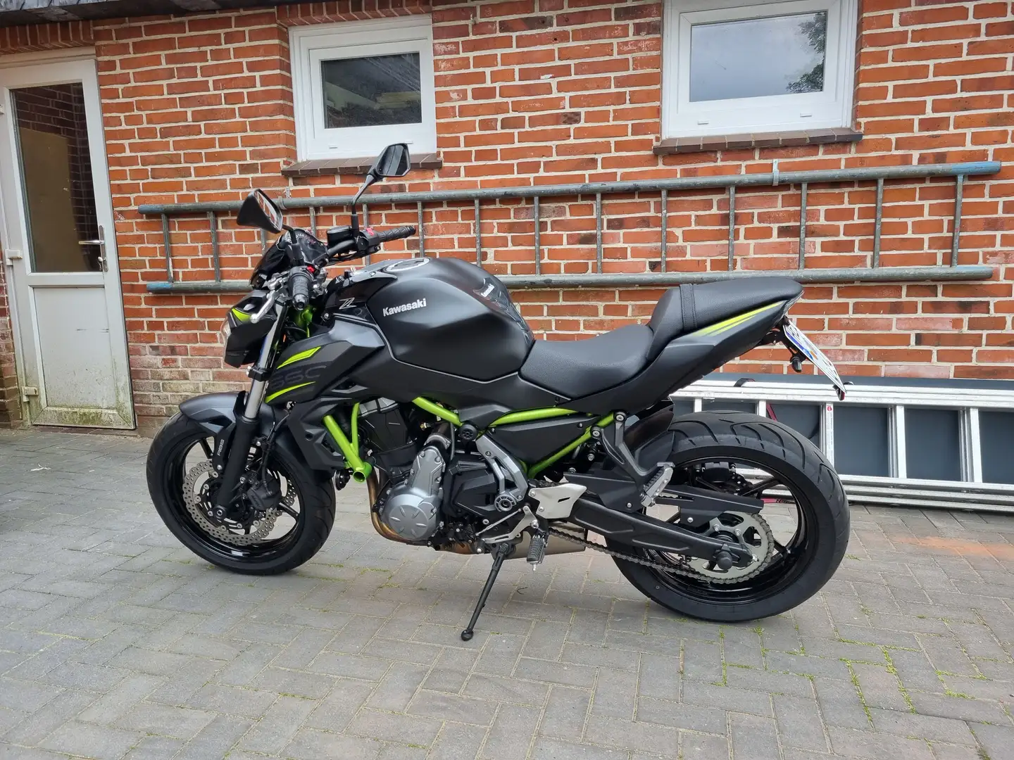 Kawasaki Z 650 Czarny - 1