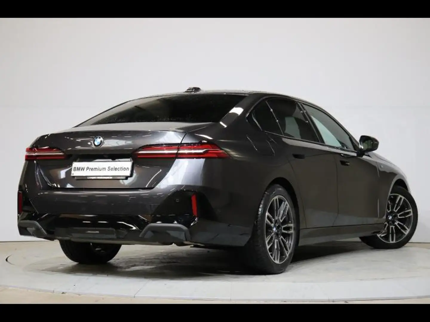 BMW 520 i Berline Kit M Sport Grijs - 2