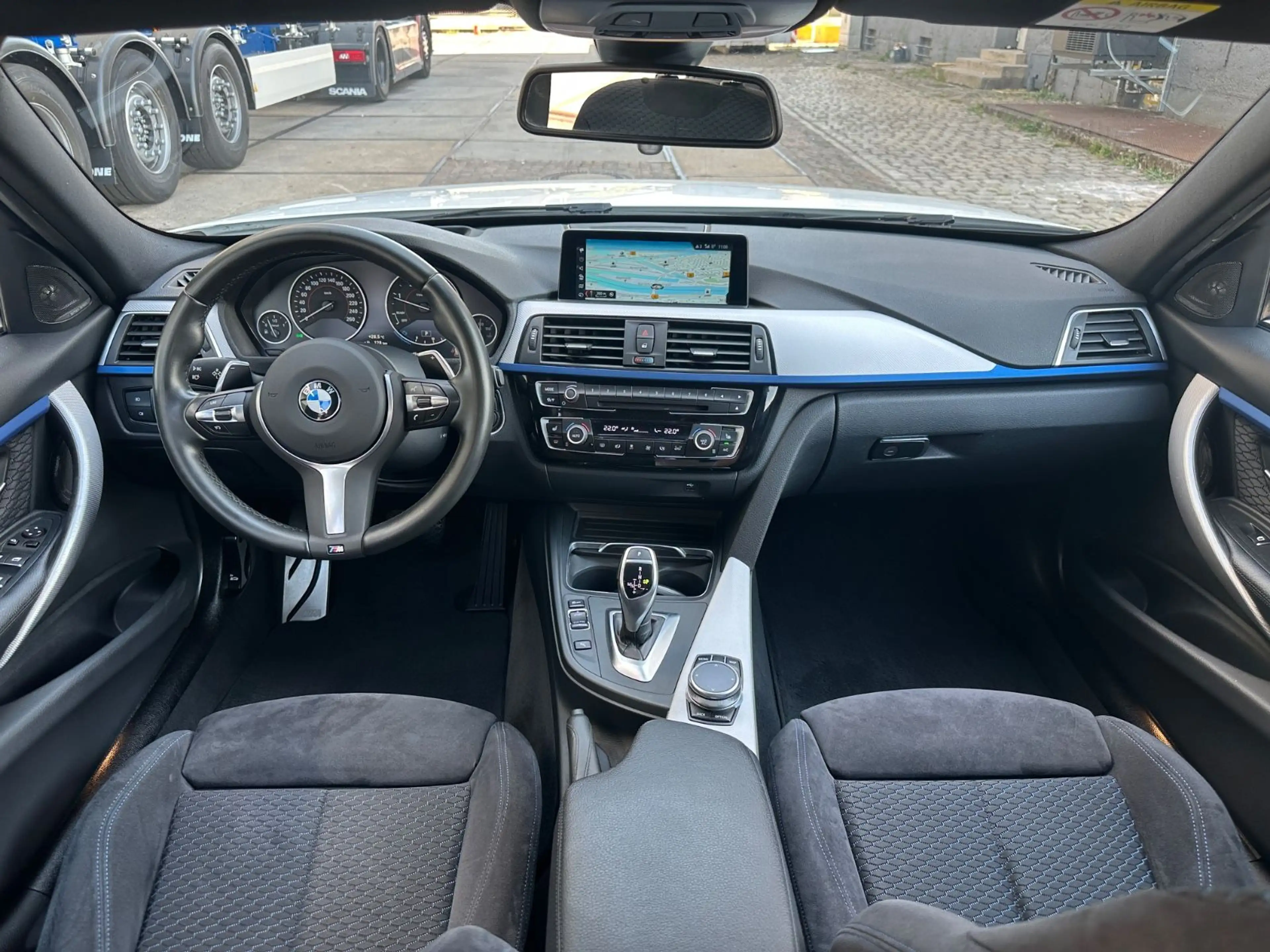 BMW 325 3 Touring 325 d M Sport — photo 2