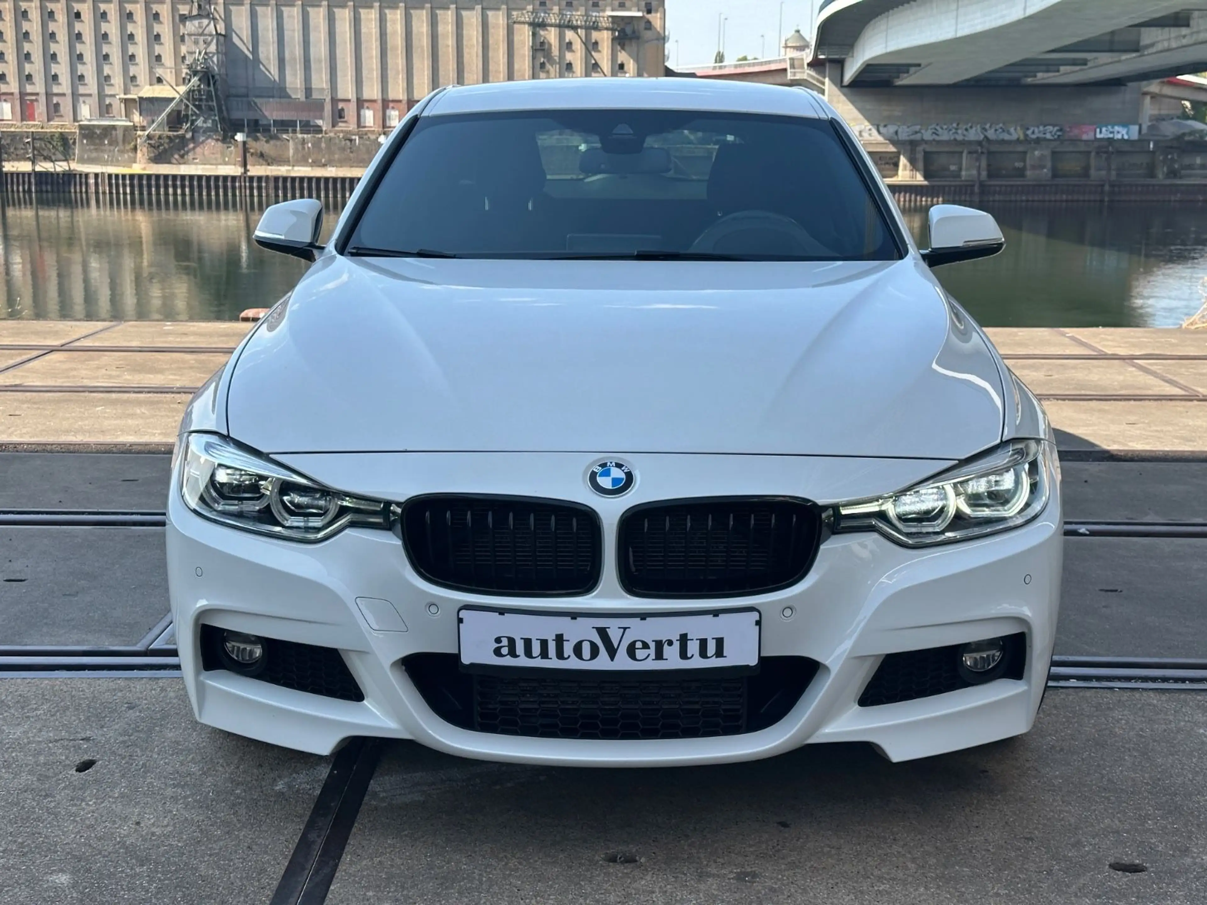 BMW 325 3 Touring 325 d M Sport — photo 14