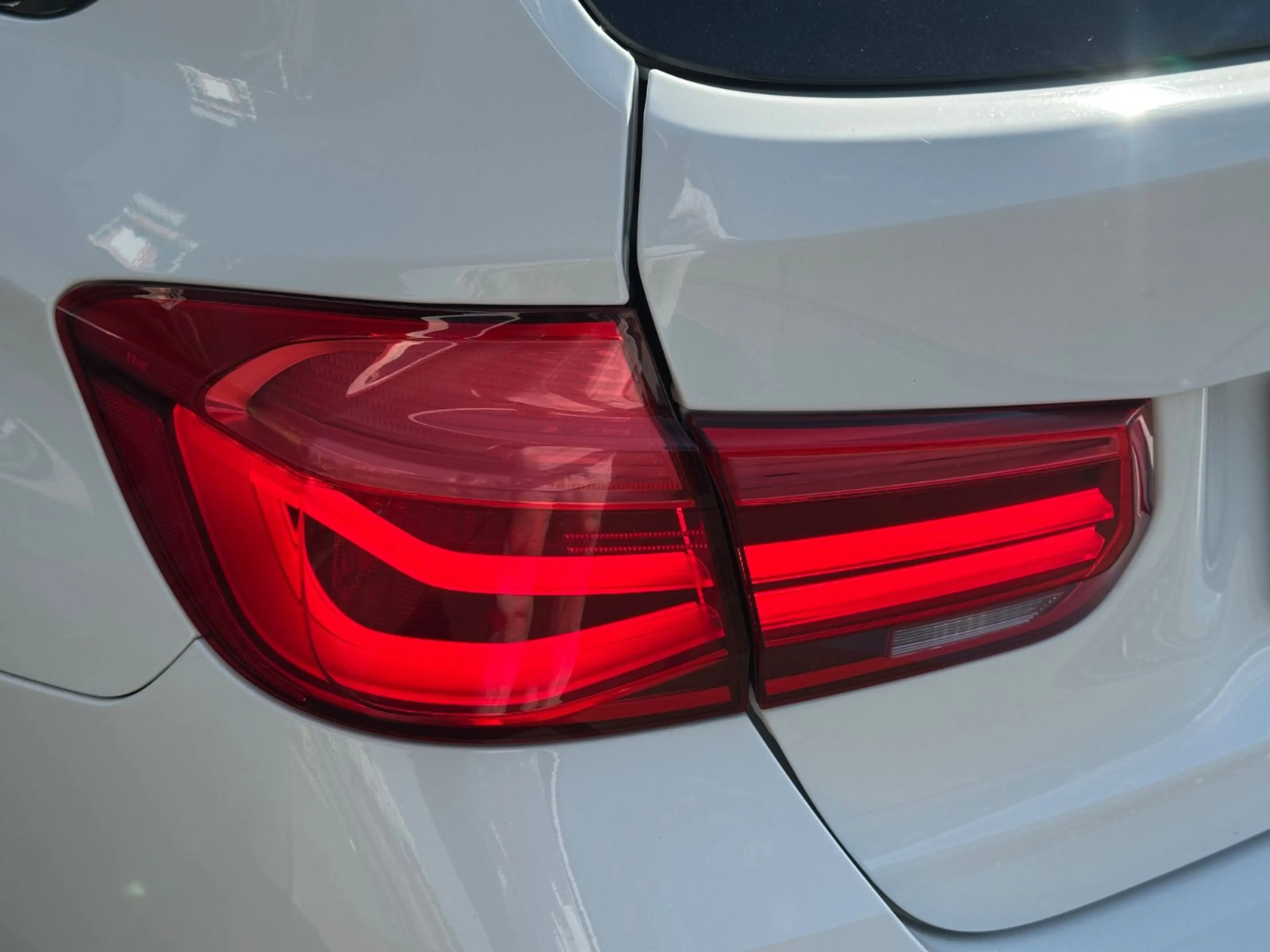 BMW 325 3 Touring 325 d M Sport — photo 10