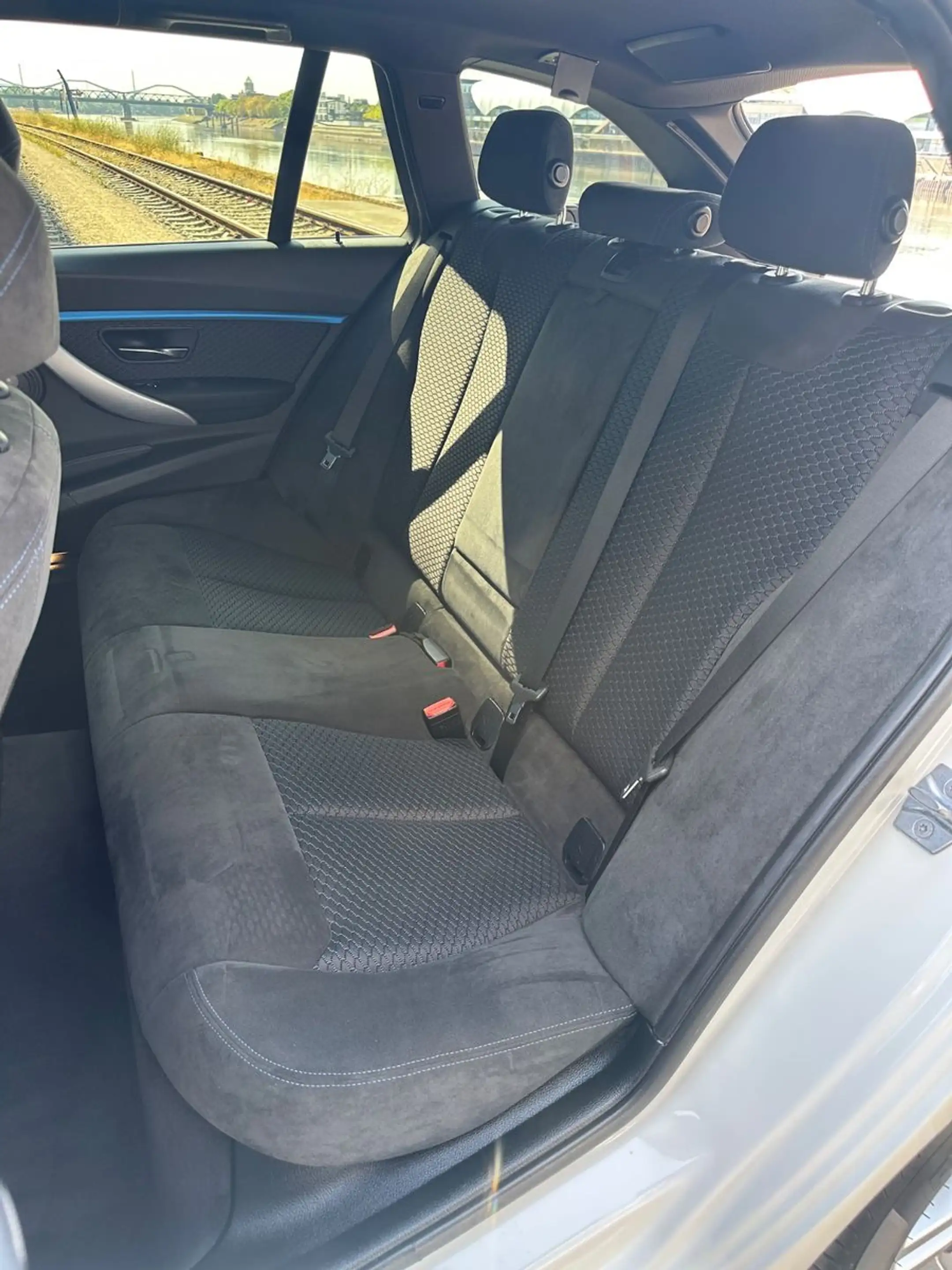 BMW 325 3 Touring 325 d M Sport — photo 7