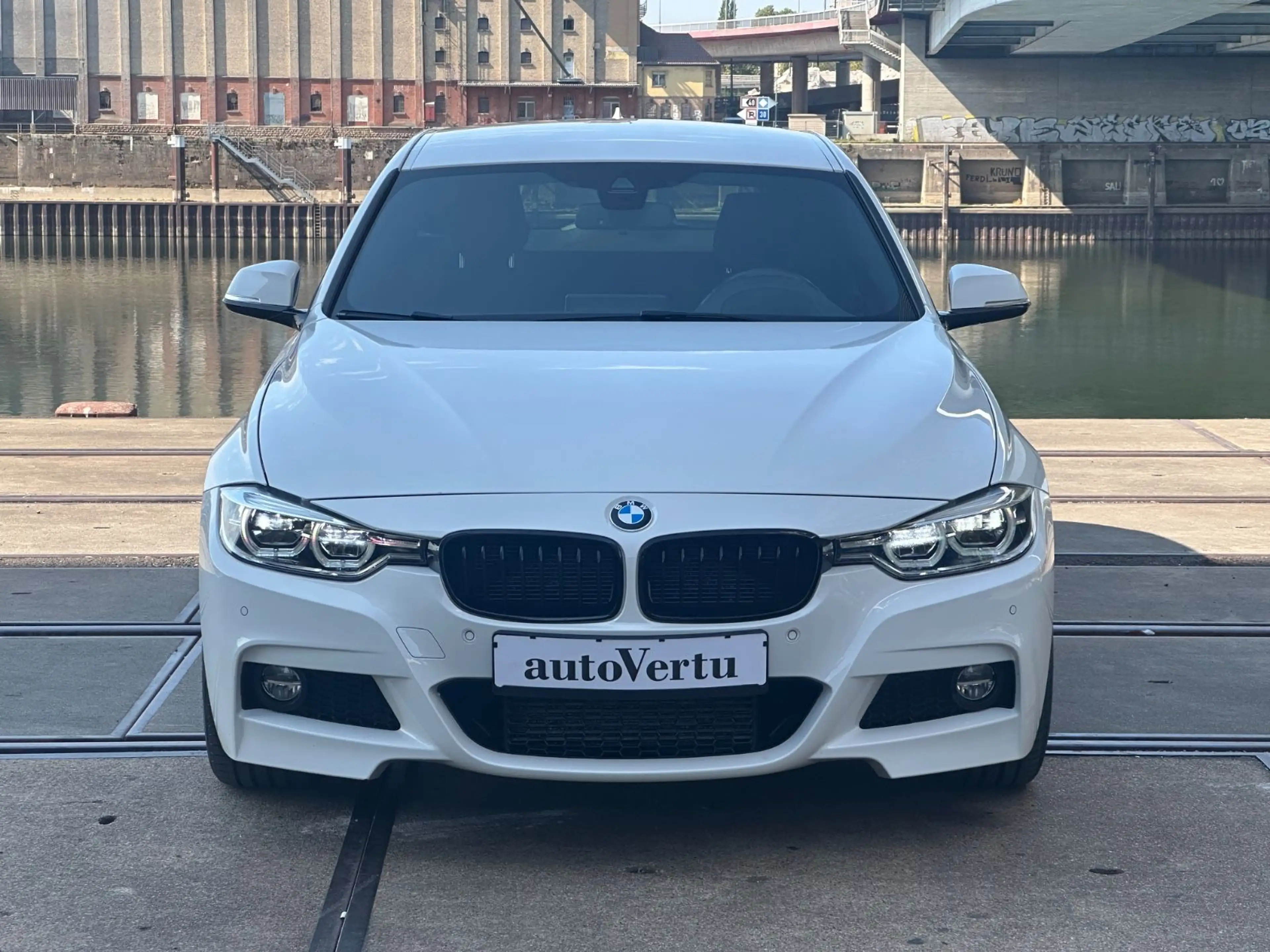 BMW 325 3 Touring 325 d M Sport — photo 12