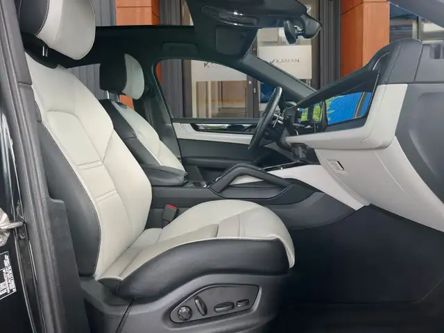 Porsche Cayenne view 5