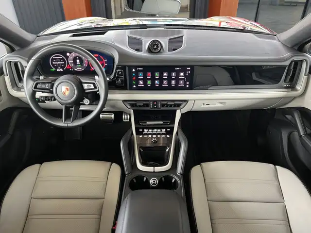 Porsche Cayenne view 7