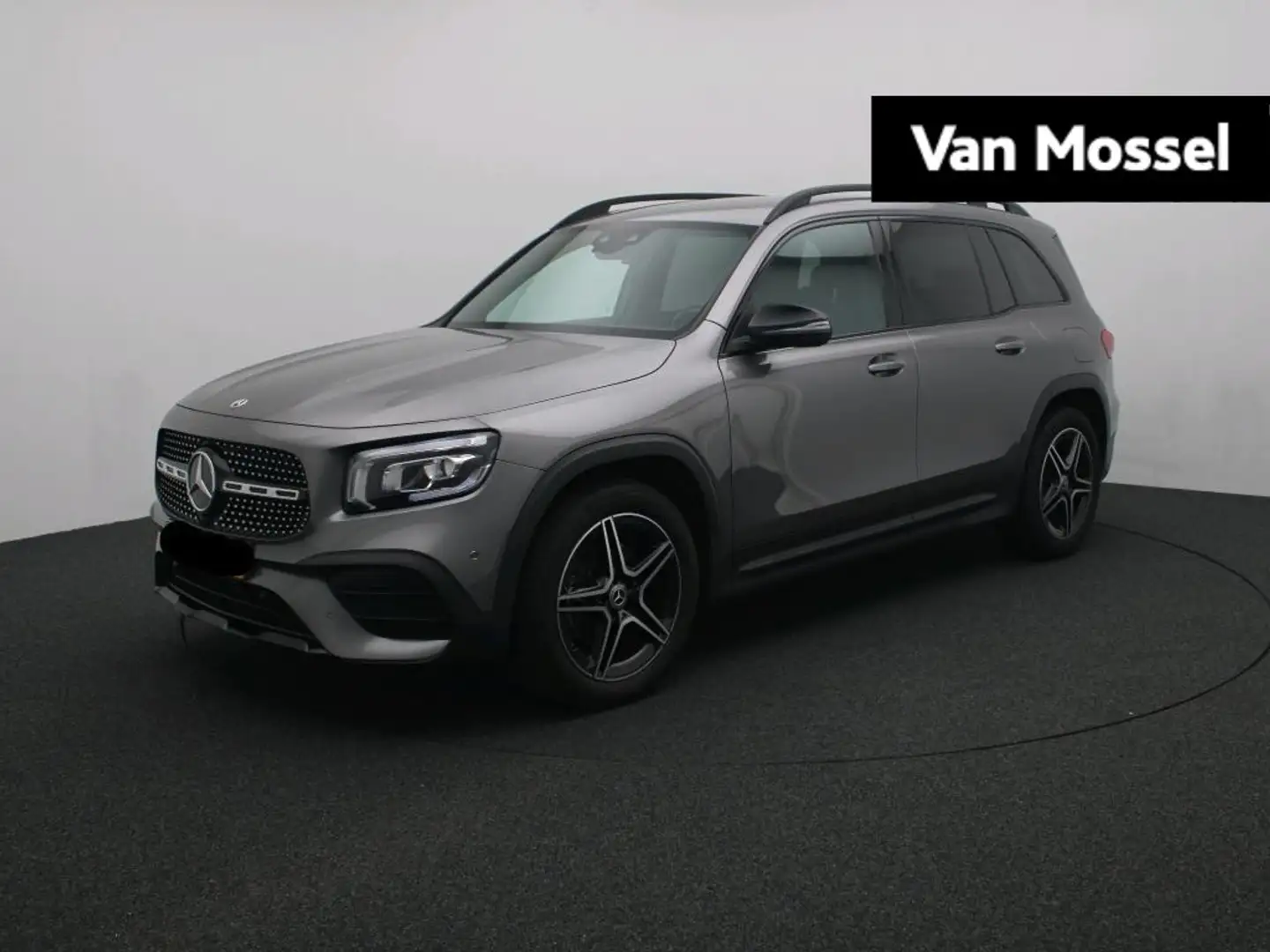 Mercedes-Benz GLB 200 AMG Line + NIGHTPAKKET + CARPLAY + PTS + CAMERA + Grijs - 1