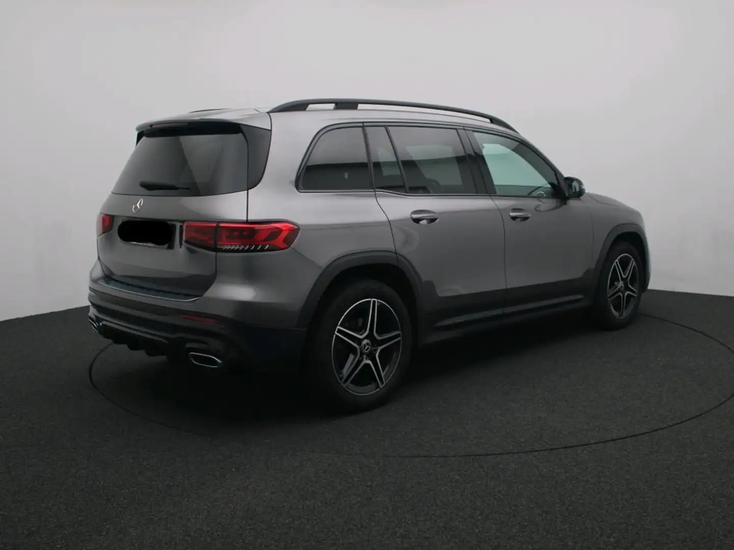 Mercedes-Benz GLB 200 AMG Line + NIGHTPAKKET + CARPLAY + PTS + CAMERA + Grijs - 2