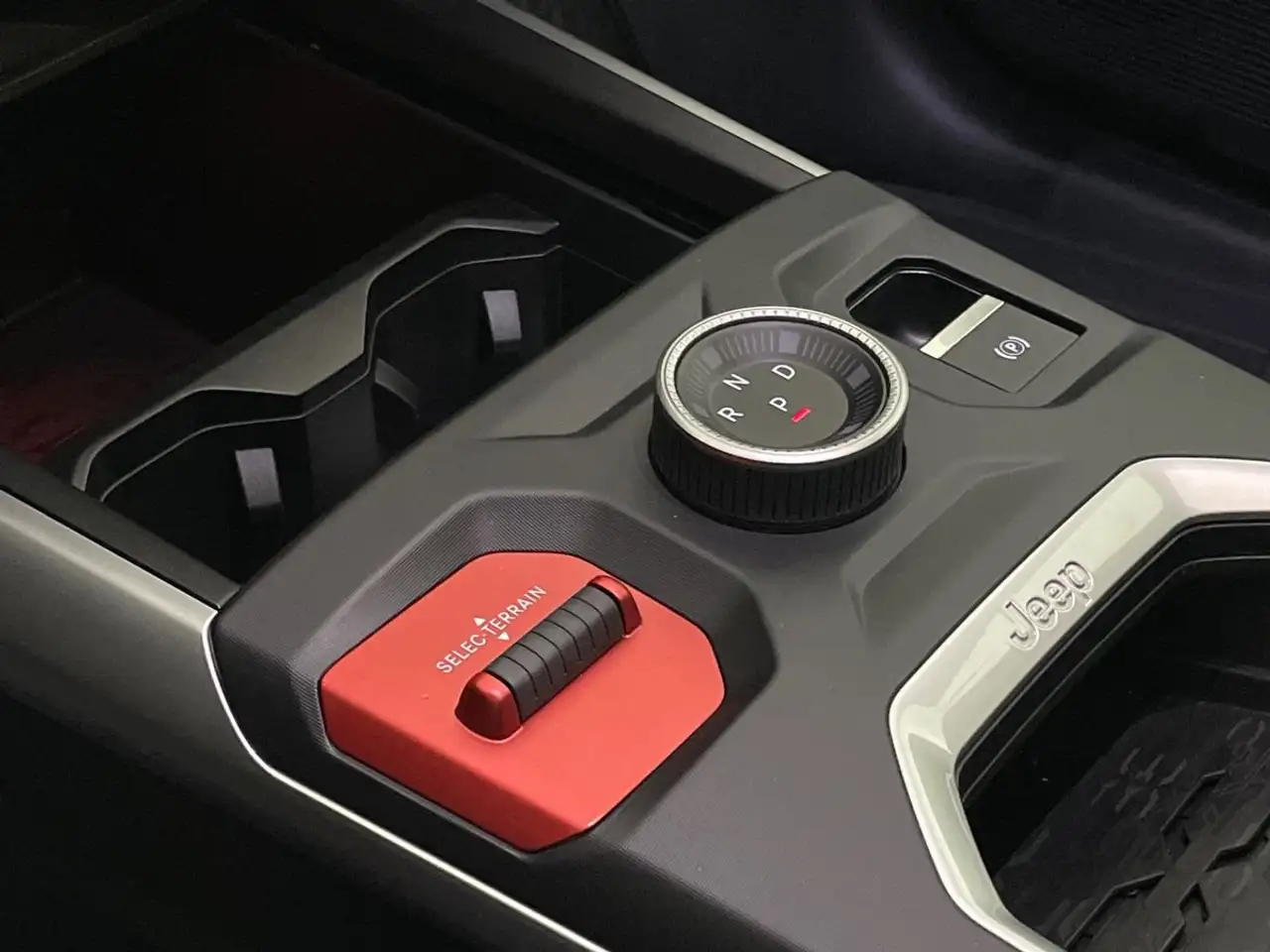 Jeep Compass FIRST EDITION - BEV | 213CV - 2026 - KM0 26