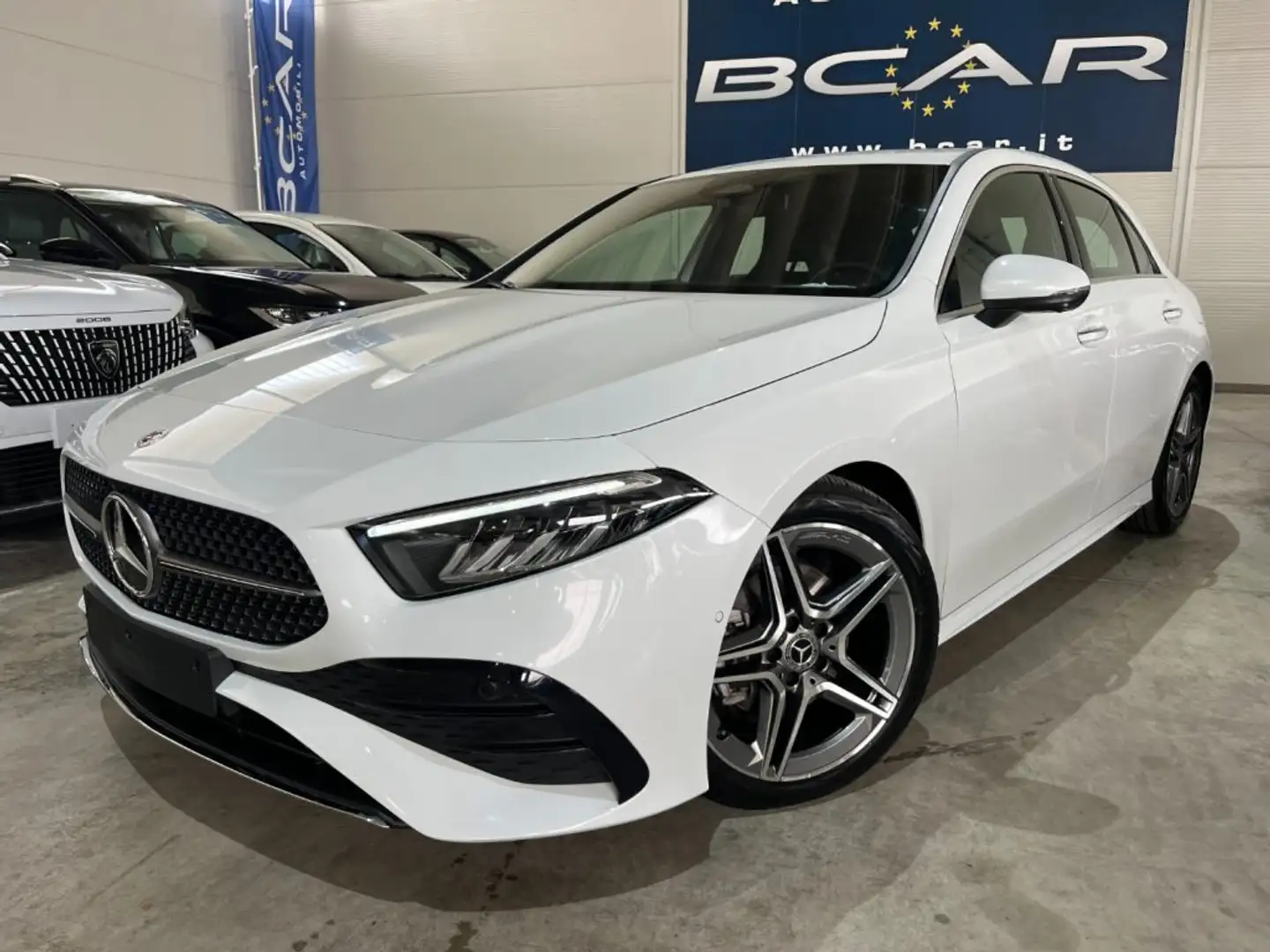 Mercedes-Benz A 180 d Autom AMG Line Premium Plus LED/LED MULT./TELEC. Bianco - 1