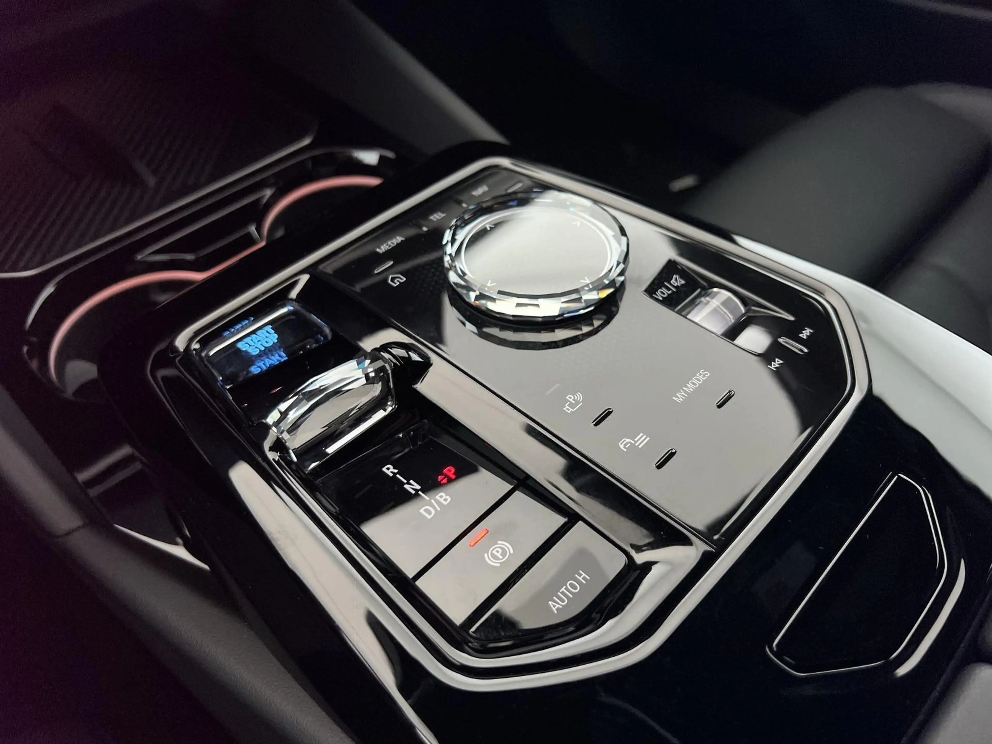 BMW i5 40e Touring M Sport*NAVI*360°K*SHZ*uvm — photo 13
