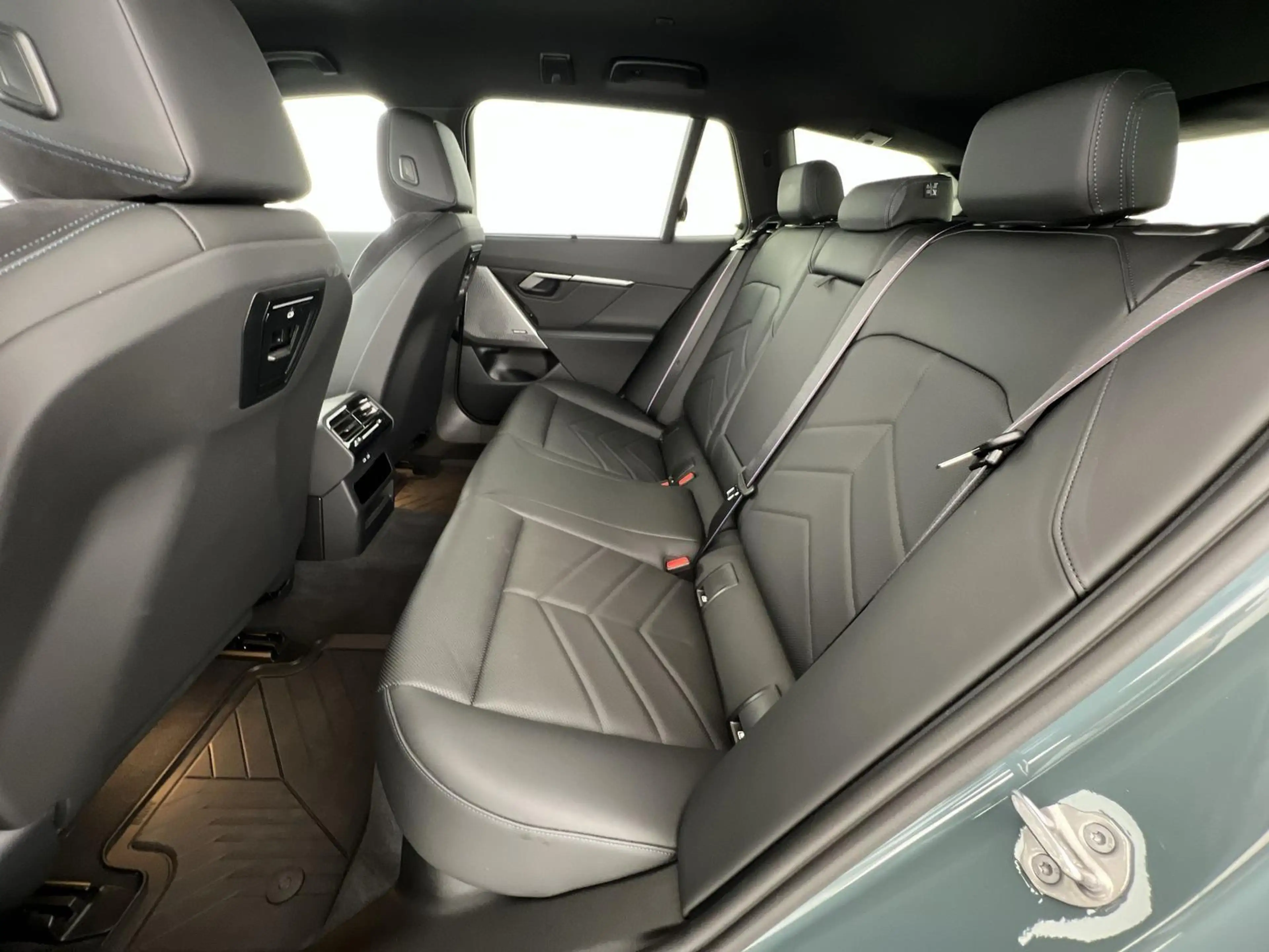 BMW i5 40e Touring M Sport*NAVI*360°K*SHZ*uvm — photo 8