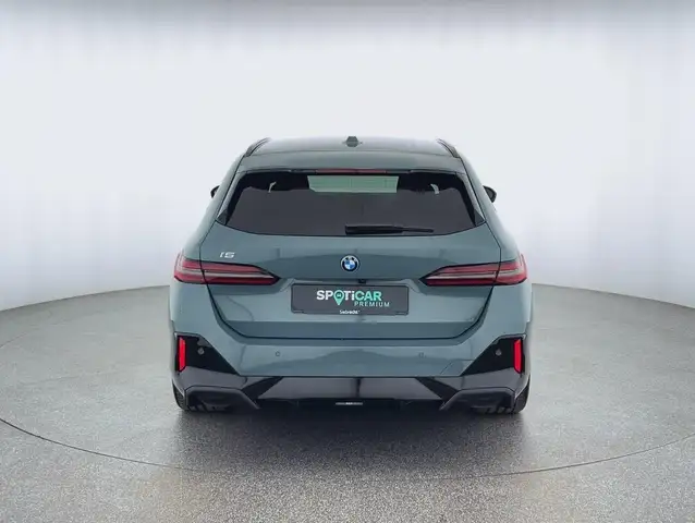 BMW I5 view 4